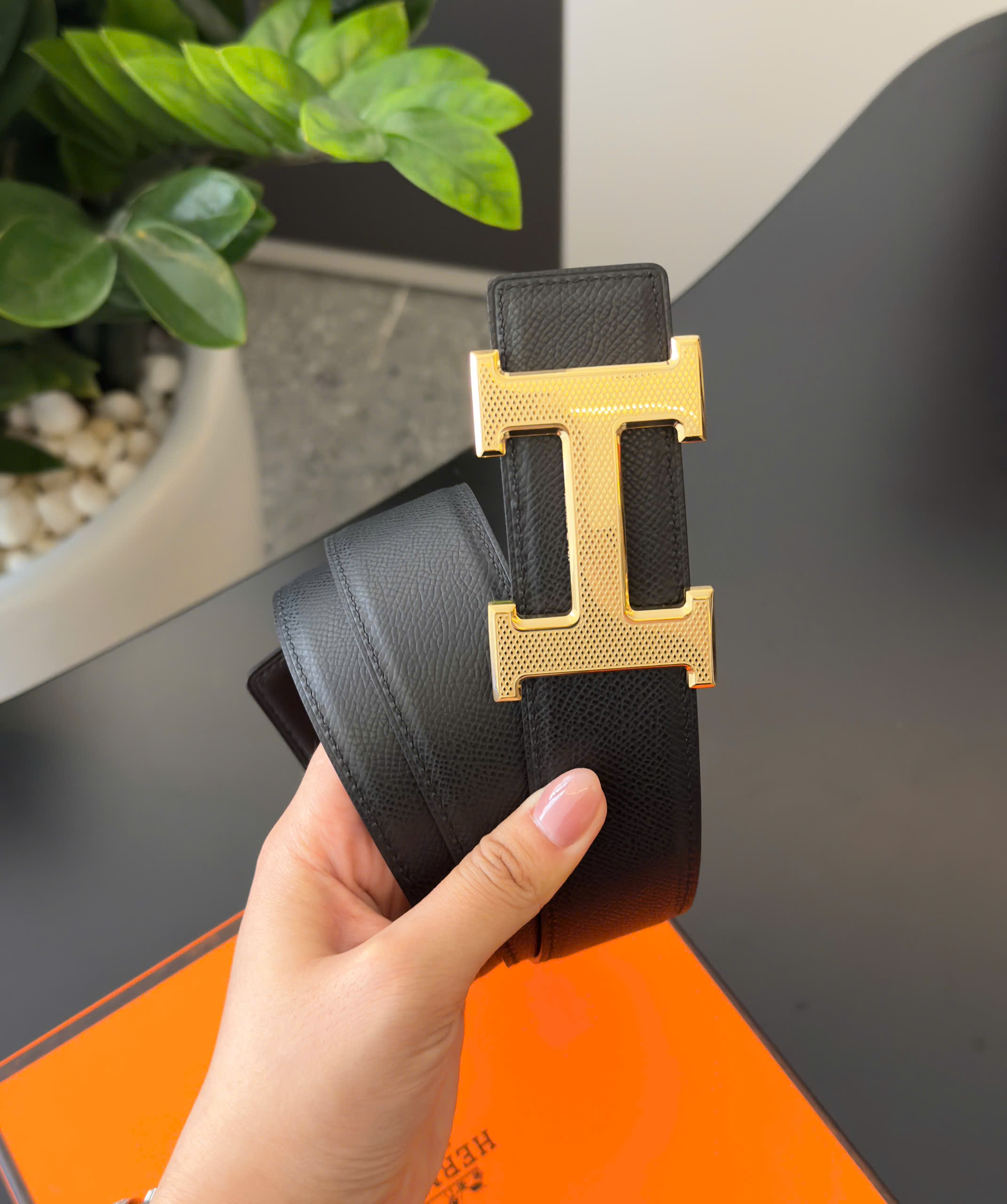 Thắt lưng dây nịt Hermes HM Đen logo mặt Vàng chữ H sần Like Auth 85-110cm DDT