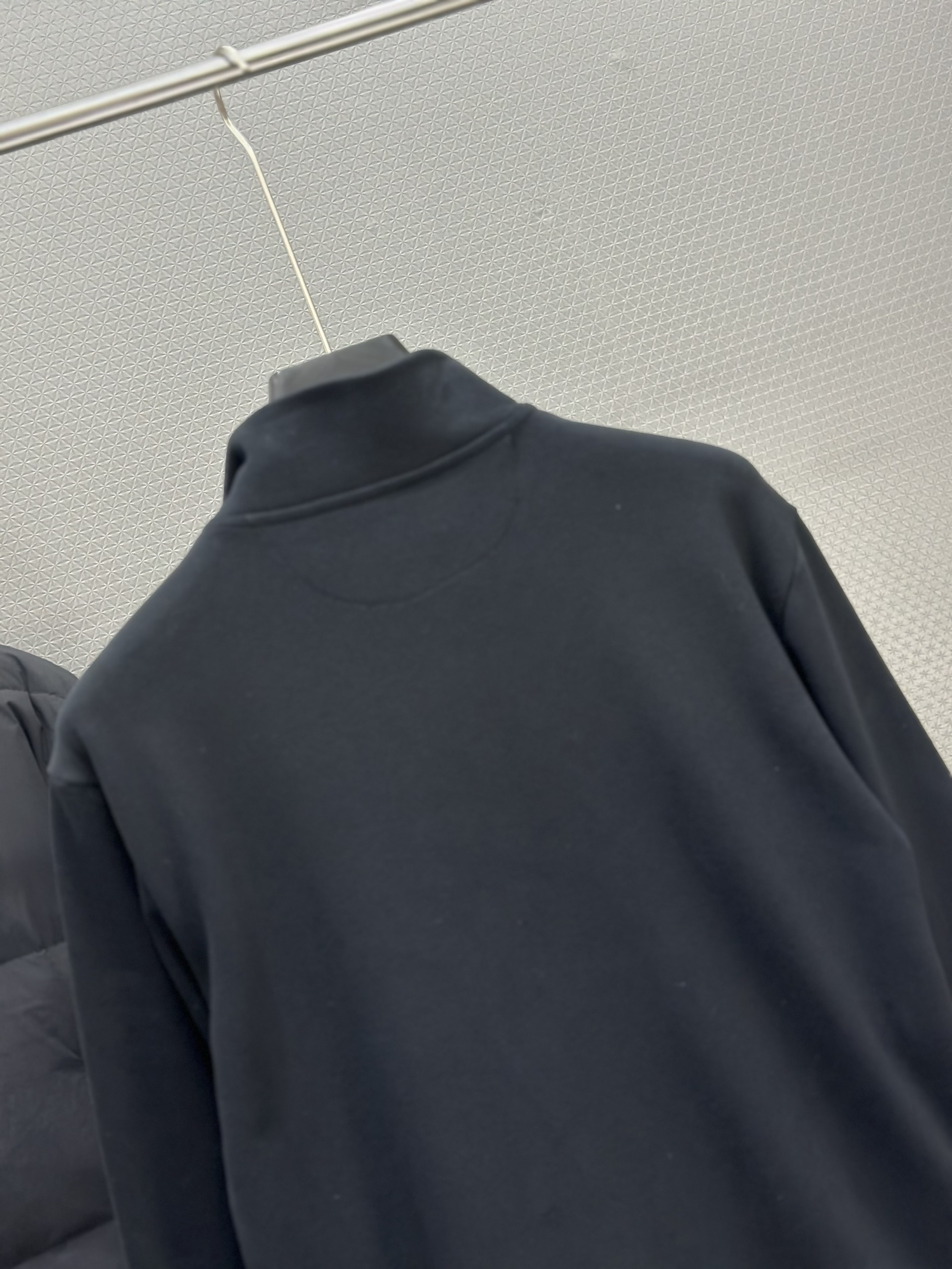 Áo polo nỉ dài tay cổ khóa Đen logo thêu ngực Like AUth S-L VTN