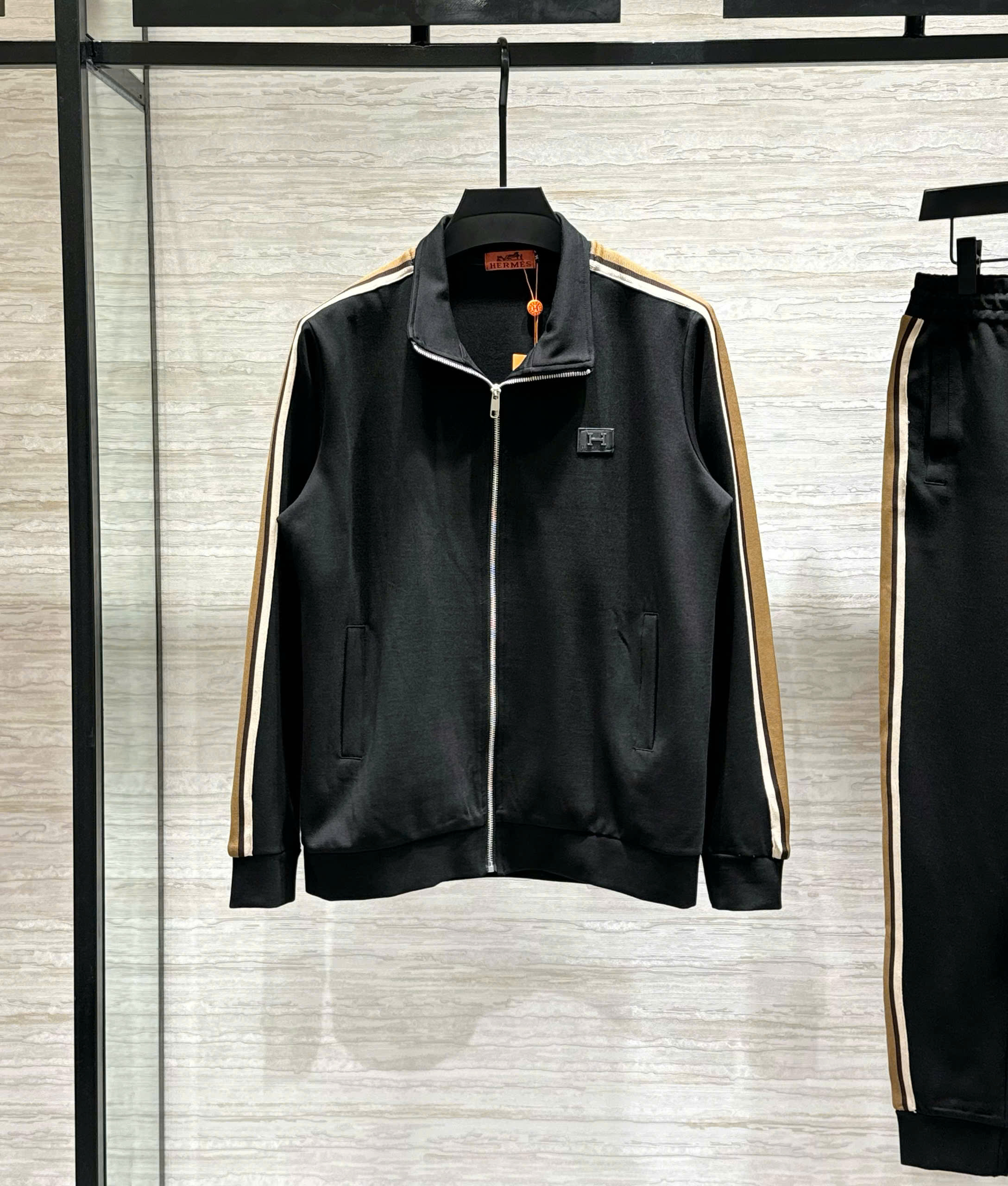 Set bộ nỉ Hermes HM Đen kẻ viền logo tag vuông ngực Like Auth M-XXL DDT