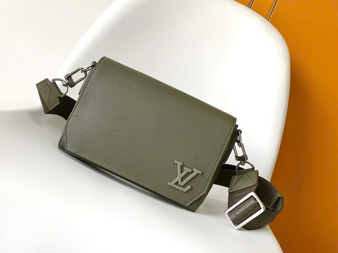 Túi đeo chéo Louis Vuitton LV Bag Takeoff Messenger PM 1-1 on web 22x17x7 PLD