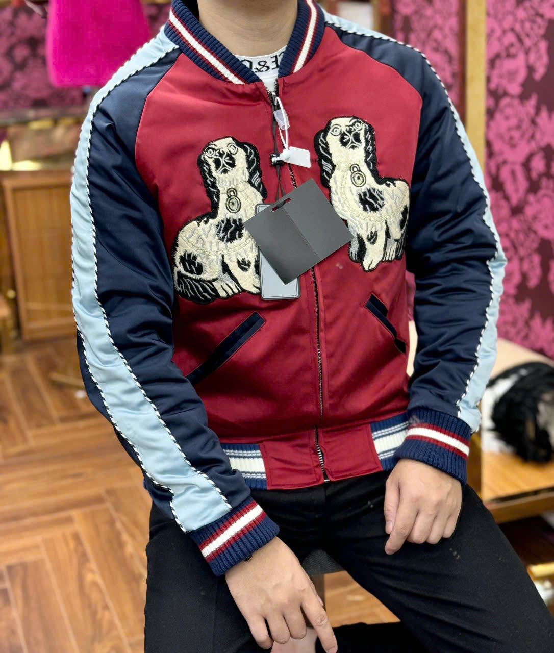 Áo khoác bomber Gucci GC Đỏ phối tay Đen Xám họa tiết 2 chú cún Like Auth 44-50 LK