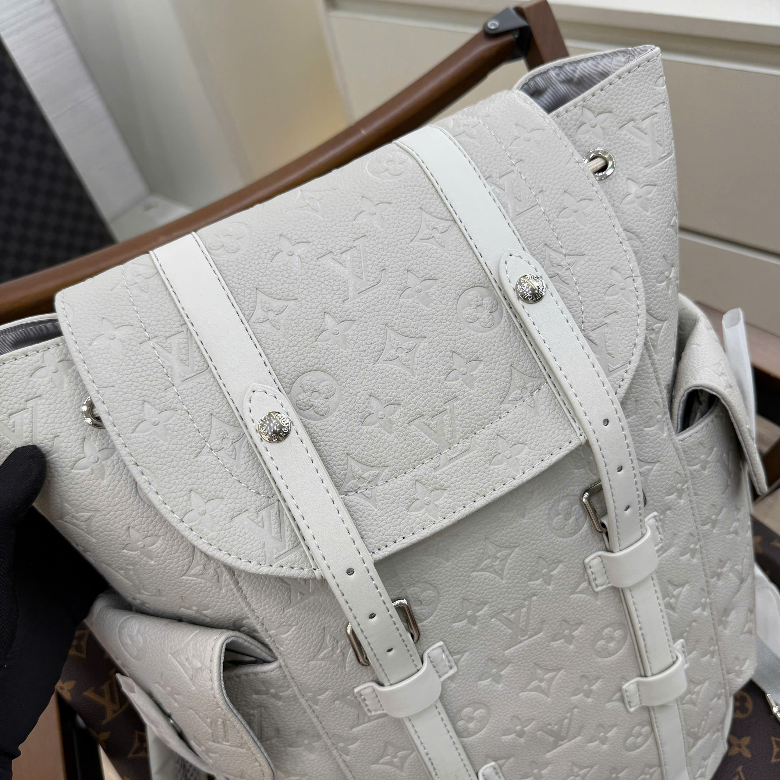Balo Louis Vuitton LV Backpack Christopher MM monogram vân khắc chìm Like Auth 38x44x13 PLD