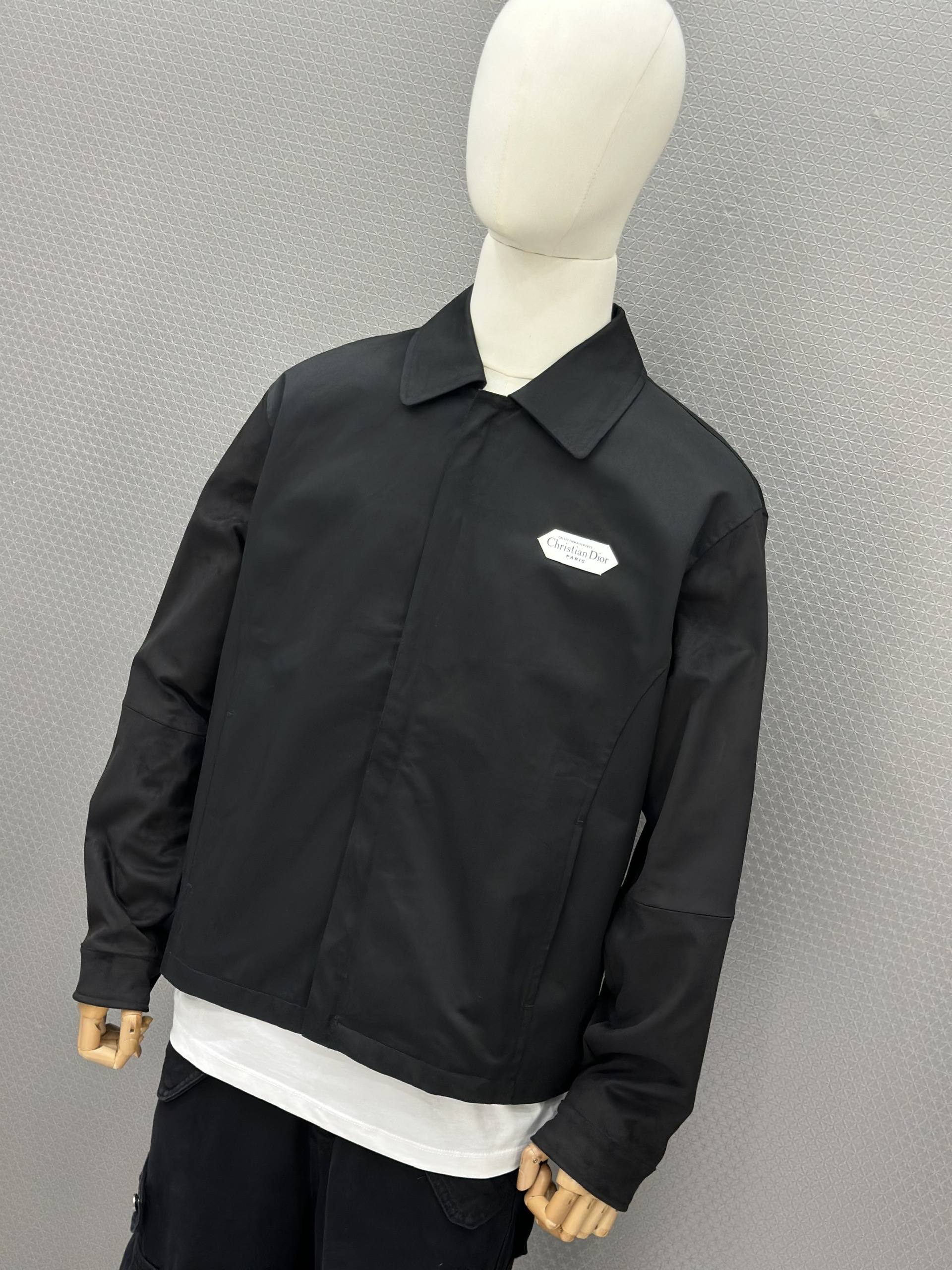 Áo khoác Dior CD Đen cỏ bẻ tag ngực Trắng Like Auth 46-48 VTN