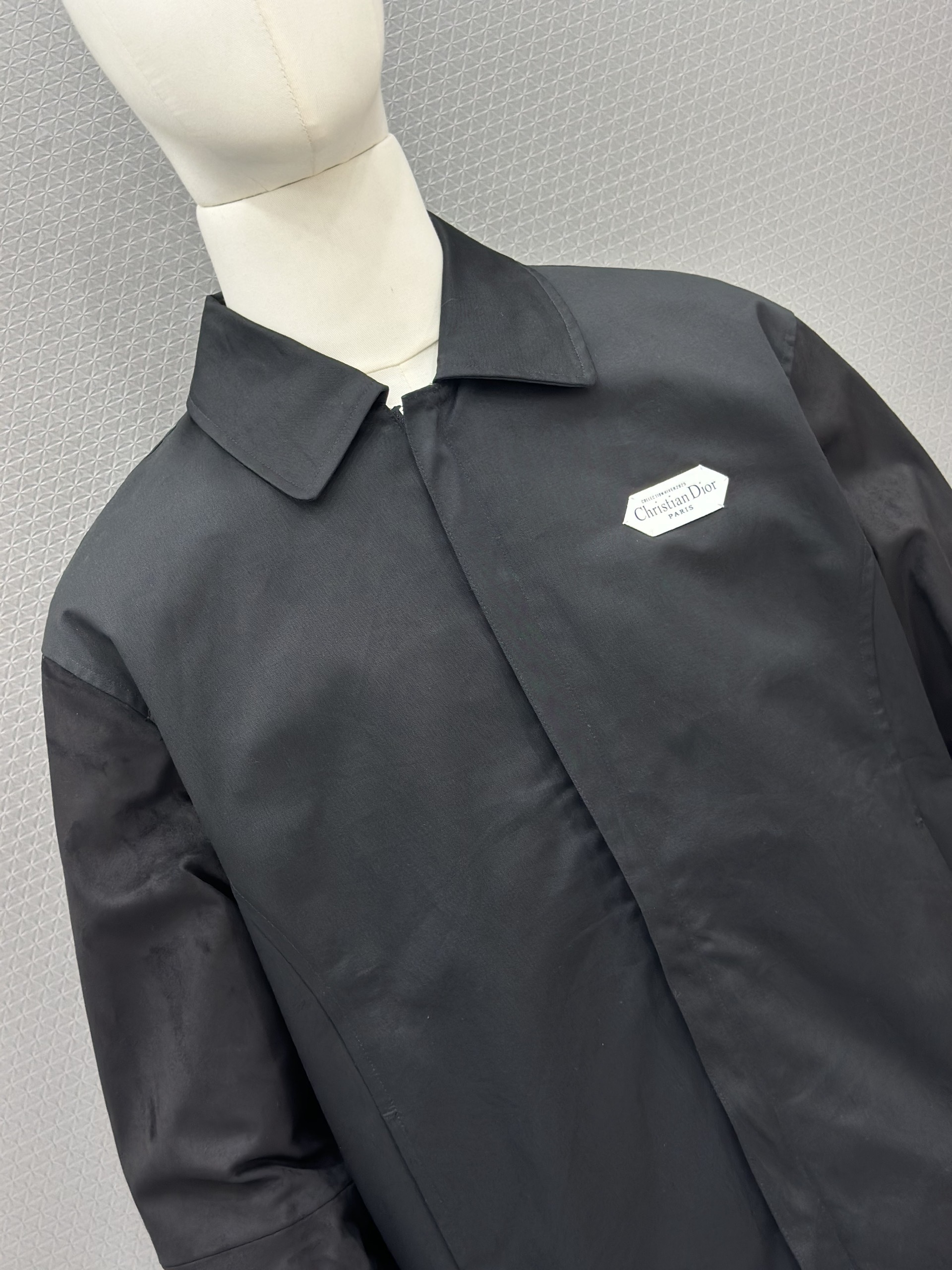 Áo khoác Dior CD Đen cỏ bẻ tag ngực Trắng Like Auth 46-48 VTN