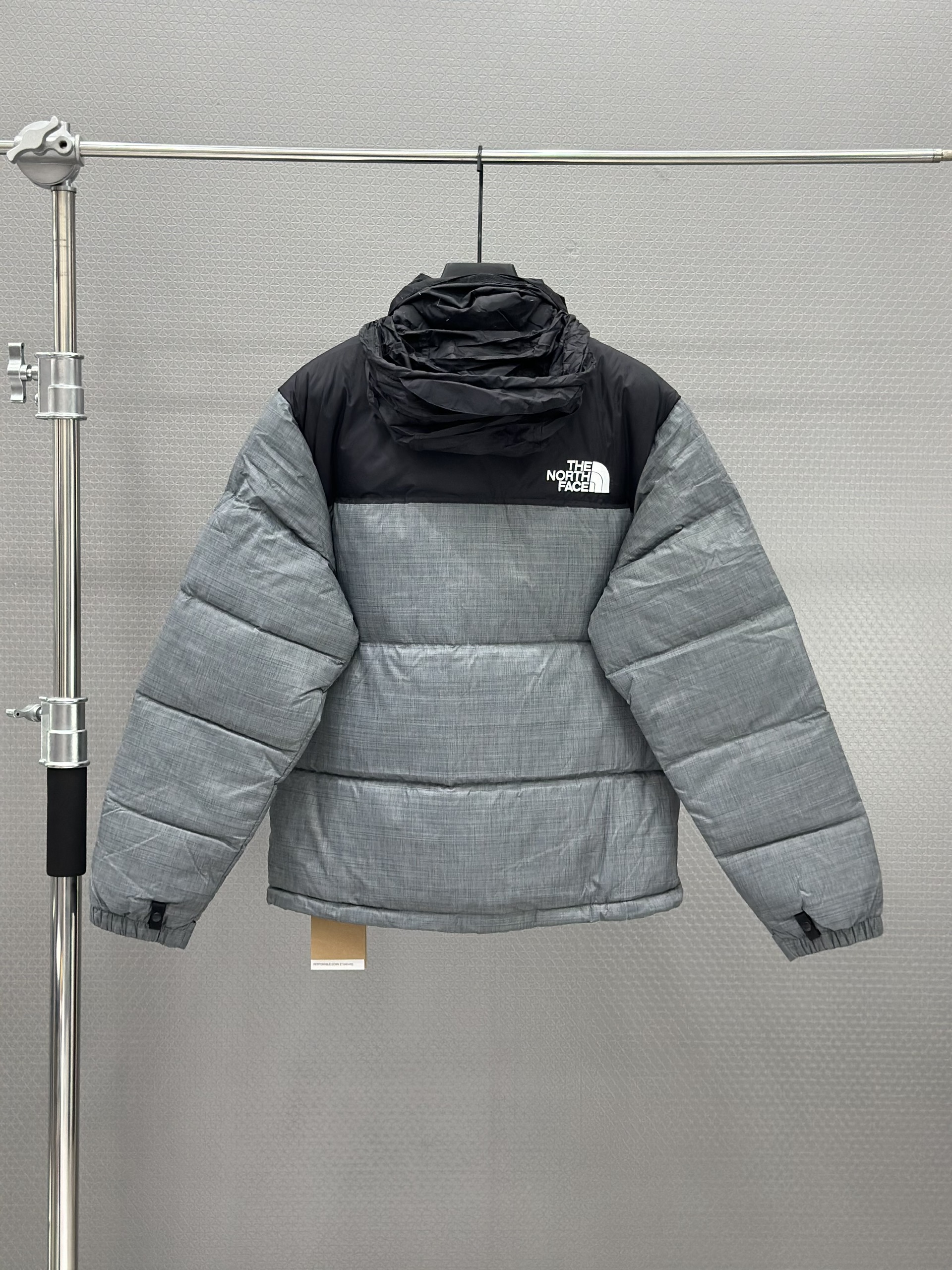 Áo khoác phao The North Face Xám phối Ðen mũ khóa Like Auth XS-L VTN
