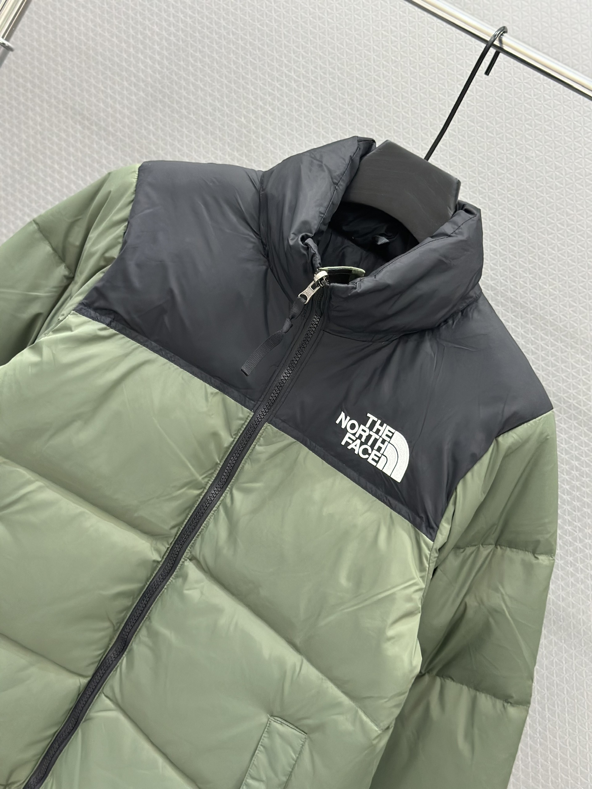 Áo khoác phao The North Face Xanh Rêu phối Ðen mũ khóa Like Auth XS-L VTN