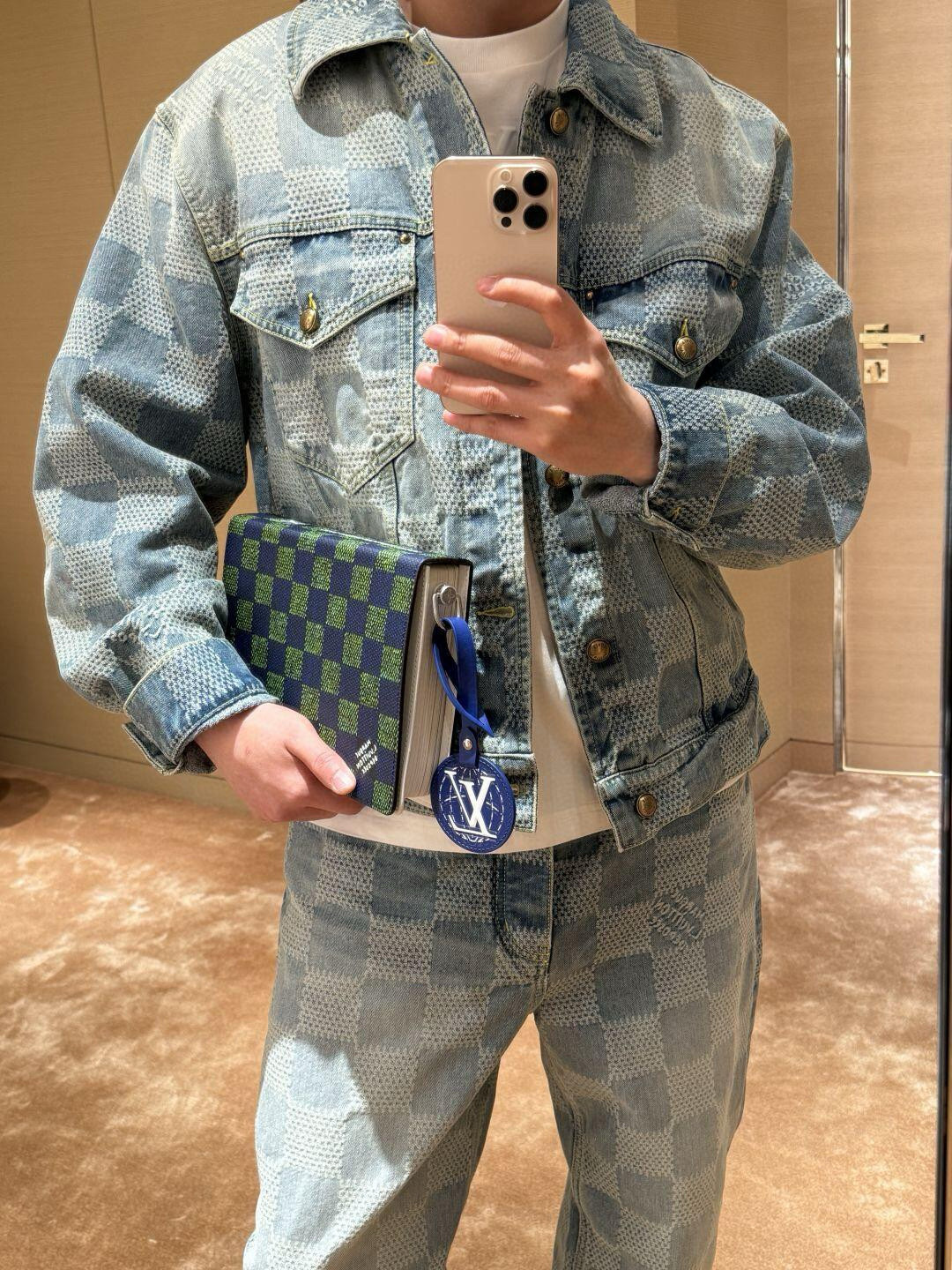 Áo khoác Jean bò Louis Vuitton LV 1151 Xanh Nhạt vân caro full 1-1 on web 46-50 VTN