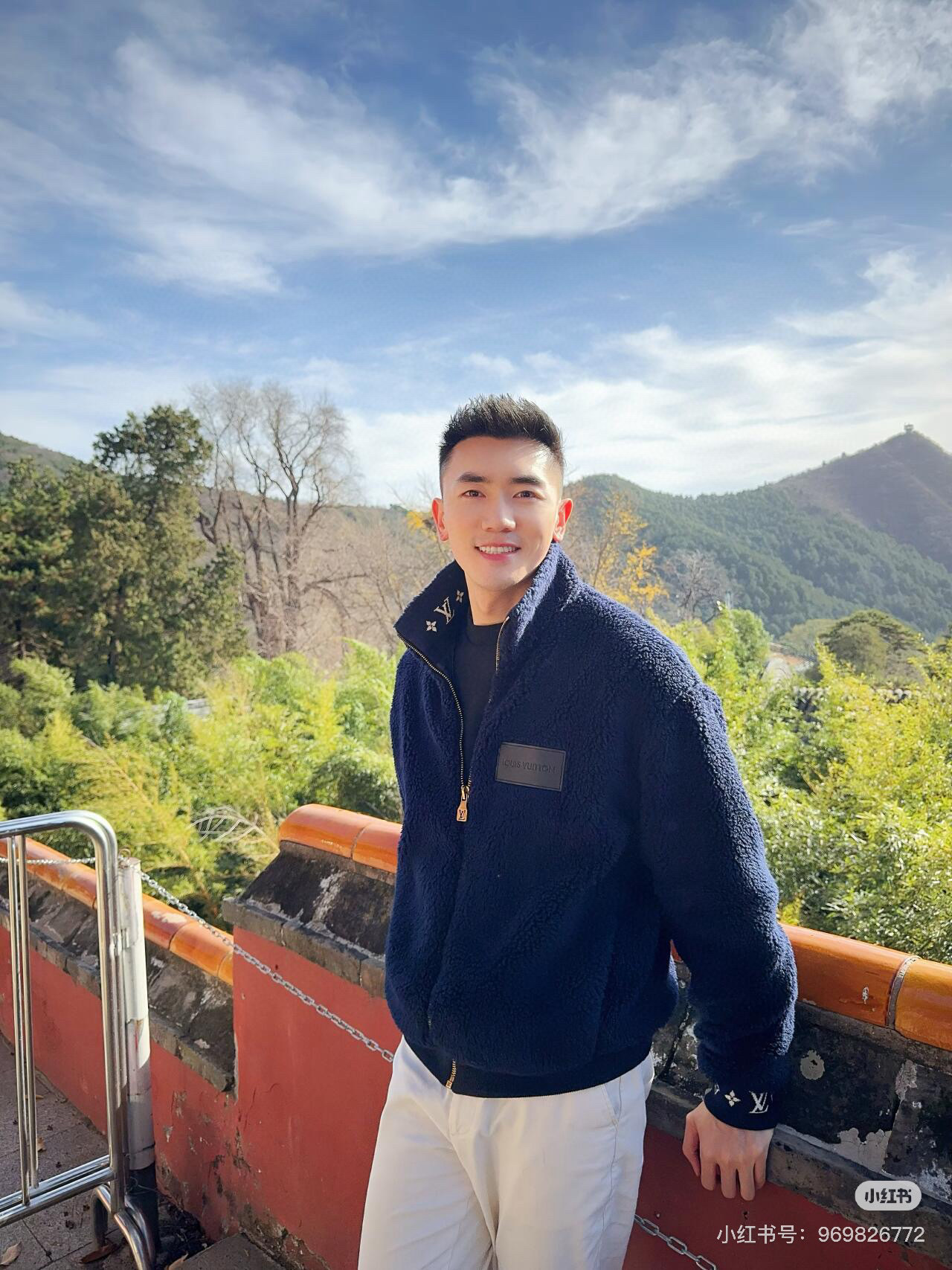 Áo khoác lông cừu Louis Vuitton LV Xanh Than tag da ngực khóa vàng 1-1 on web S-L VTN