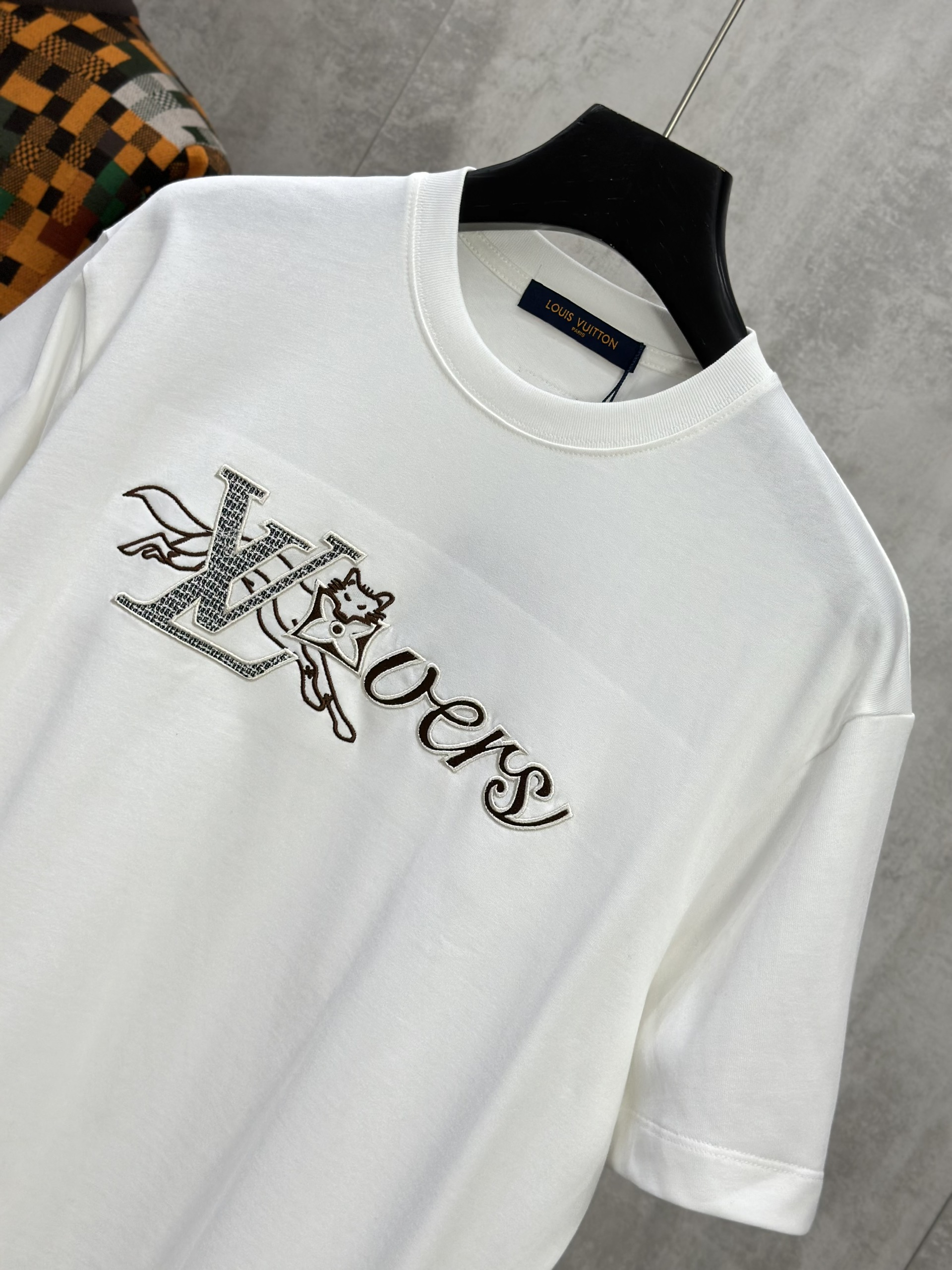Áo phông T shirt Louis Vuitton LV Forever logo thêu ngực Like Auth XXS-M