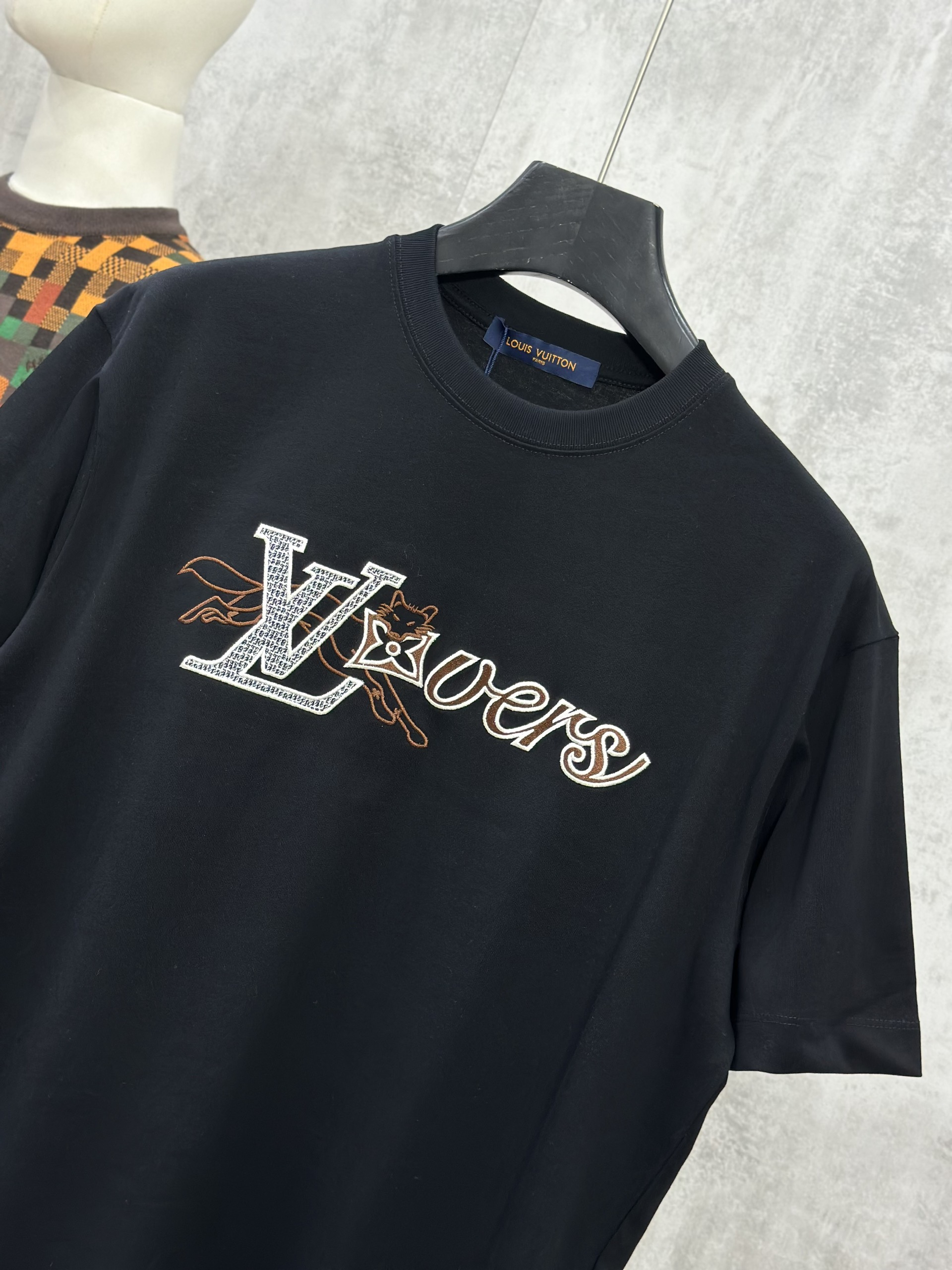 Áo phông T shirt Louis Vuitton LV Forever logo thêu ngực Like Auth XXS-M