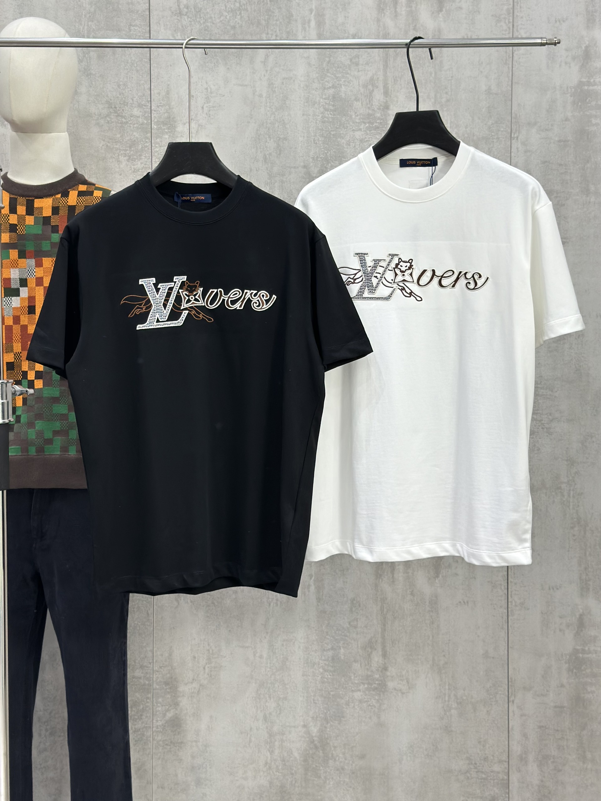 Áo phông T shirt Louis Vuitton LV Forever logo thêu ngực Like Auth XXS-M