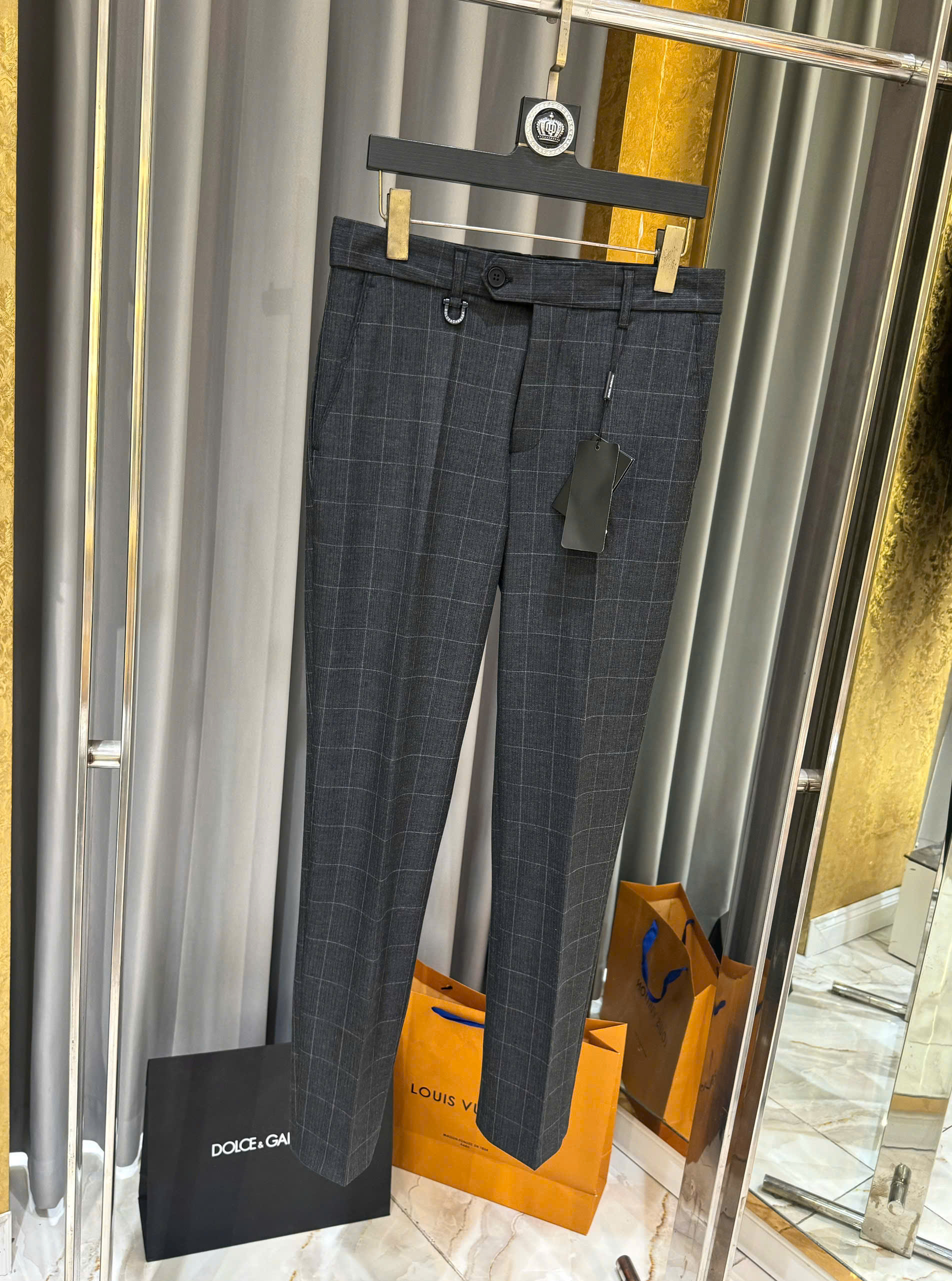 Quần tây âu Dolce Gabbana DG kẻ ô logo tag kim loại Like Auth 29-34 CD