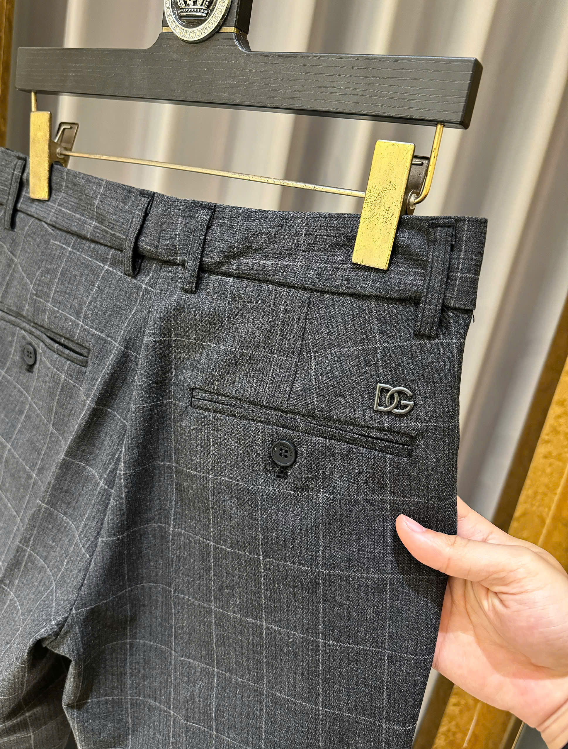 Quần tây âu Dolce Gabbana DG kẻ ô logo tag kim loại Like Auth 29-34 CD