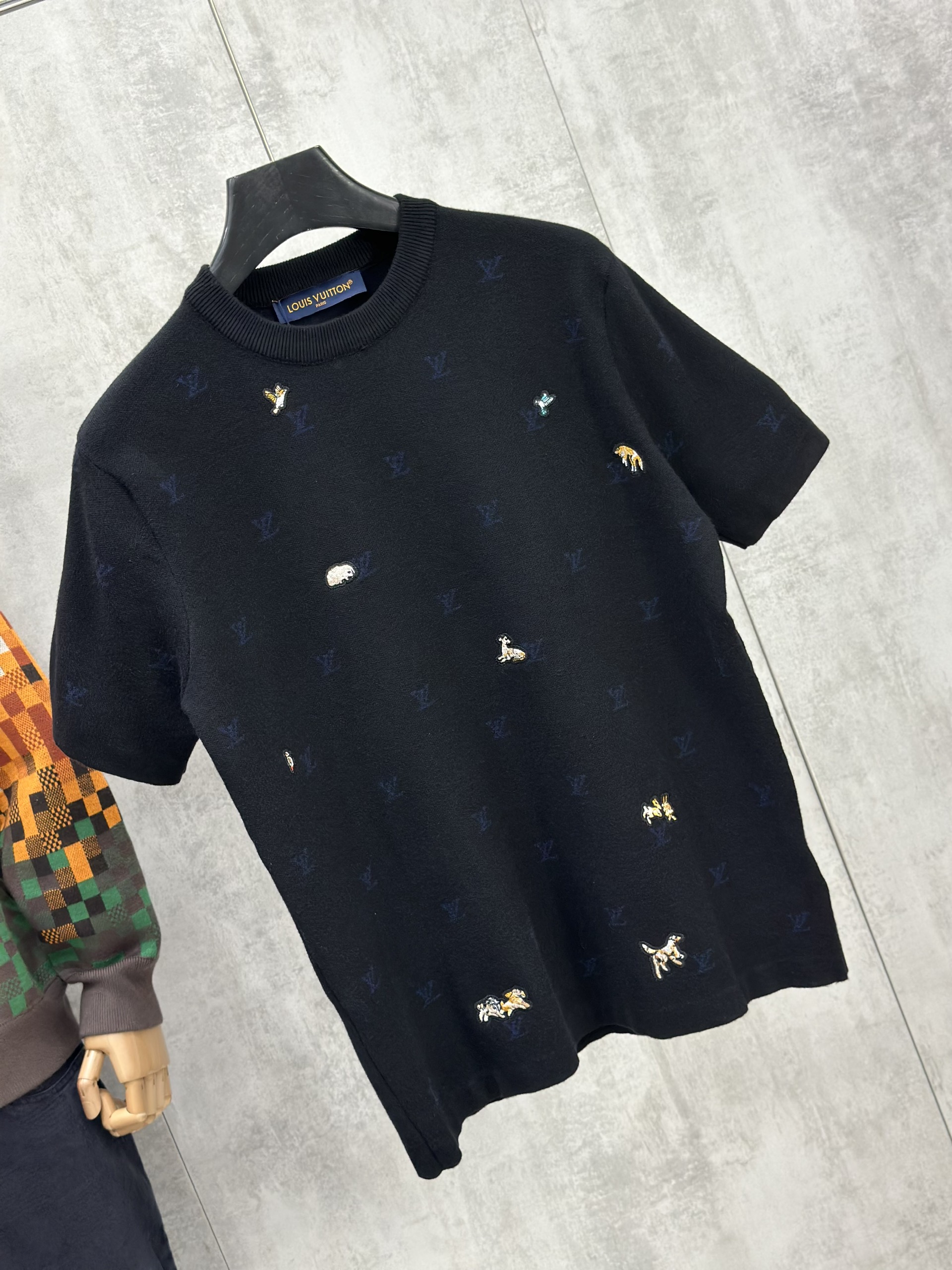 Áo phông T shirt len Louis Vuitton LV logo thêu Animal full Like Auth 46-52 VTN