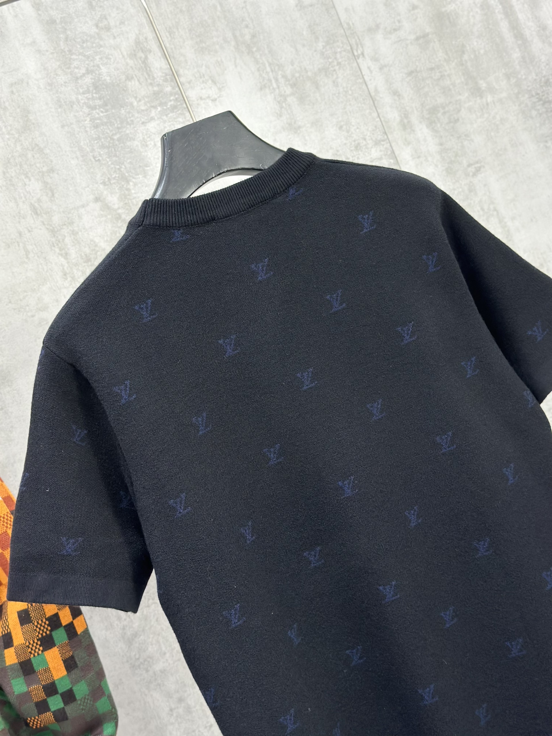 Áo phông T shirt len Louis Vuitton LV logo thêu Animal full Like Auth 46-52 VTN