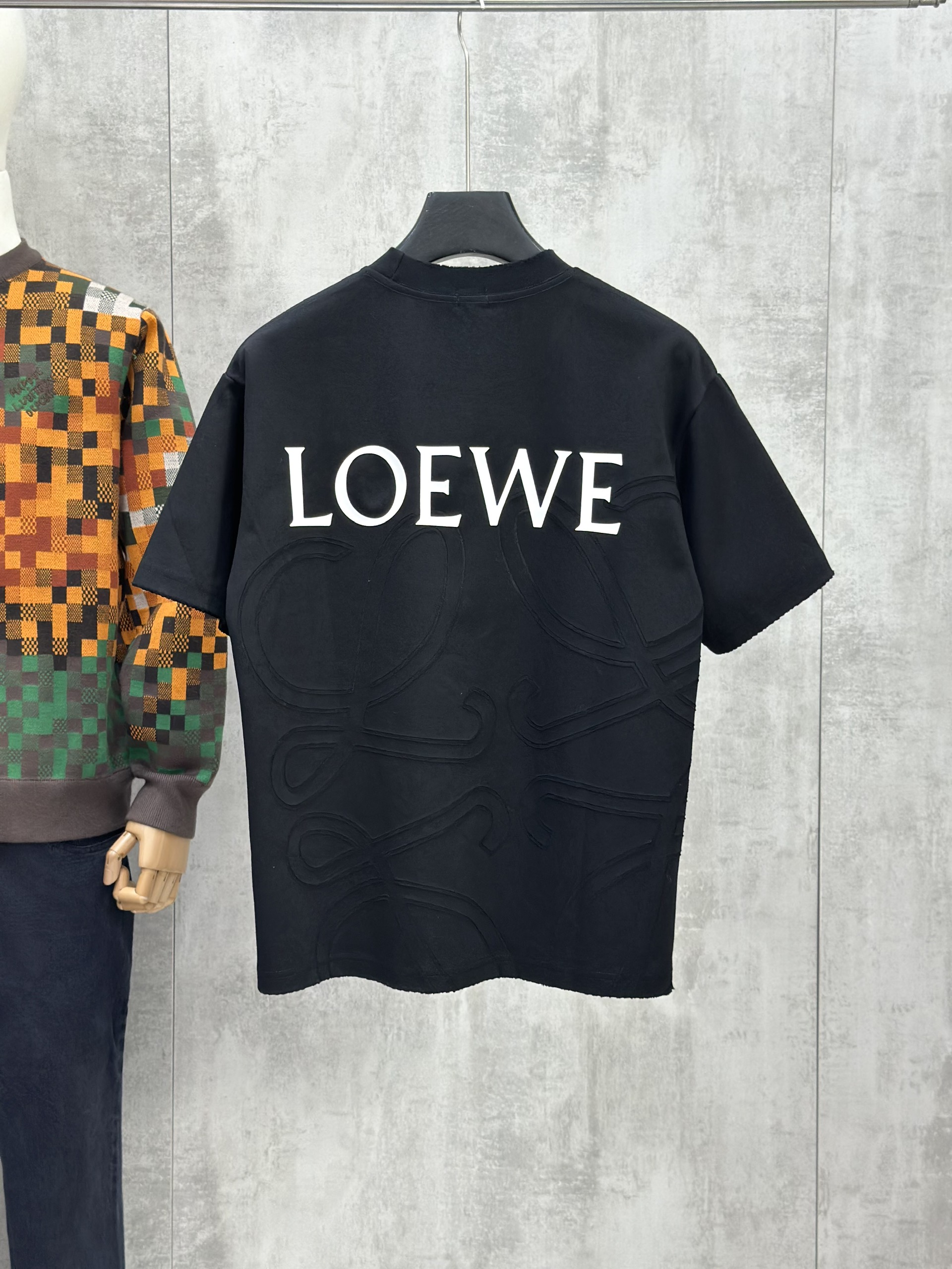 Áo phông T shirt Loewe tag ngực logo lưng Like Auth XS-M VTN