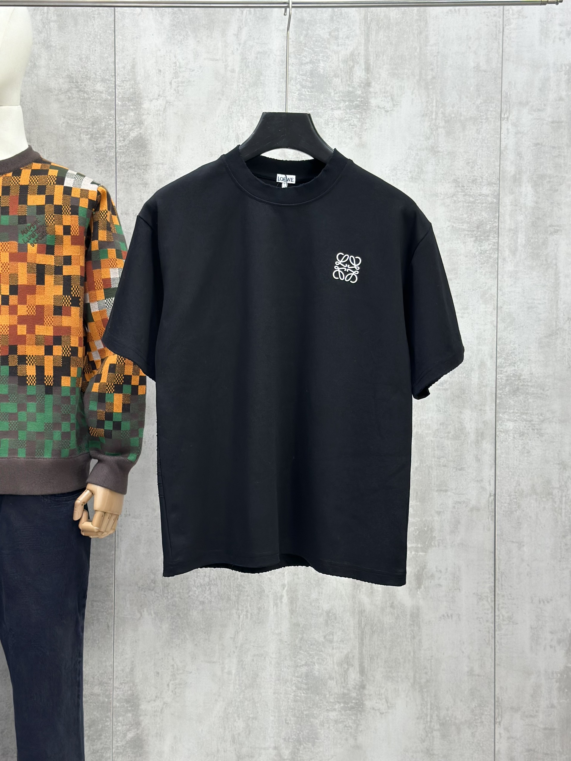 Áo phông T shirt Loewe tag ngực logo lưng Like Auth XS-M VTN