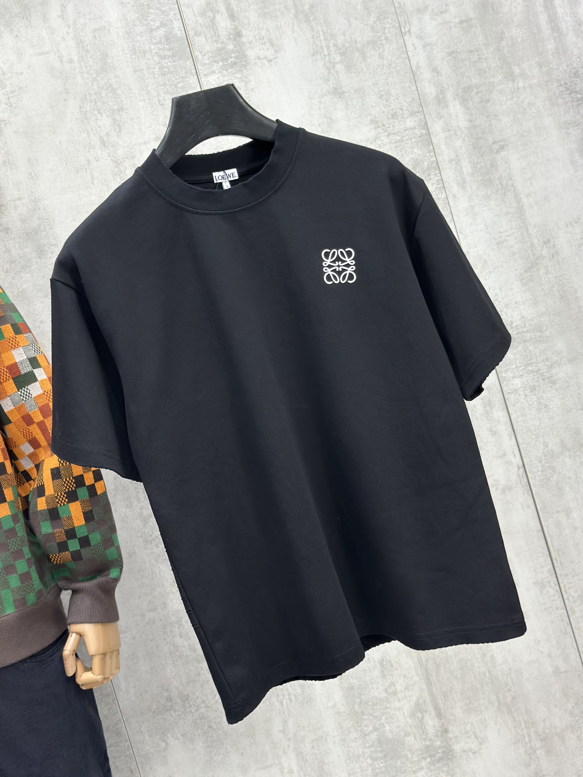 Áo phông T shirt Loewe tag ngực logo lưng Like Auth XS-M VTN