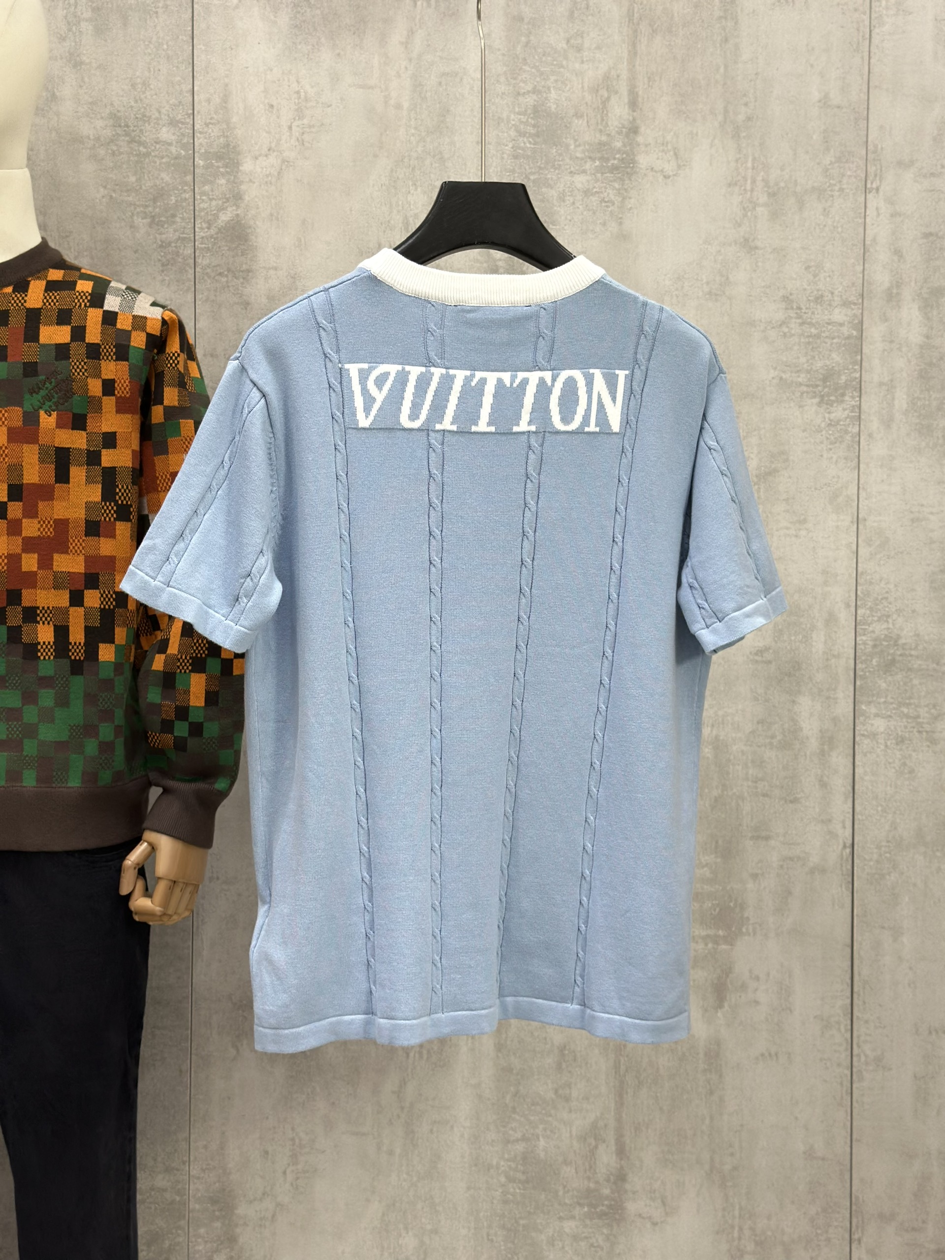 Áo phông T shirt Louis Vuitton Xanh nhạt tag ngực logo thêu lưng Like Auth 46-52 VTN