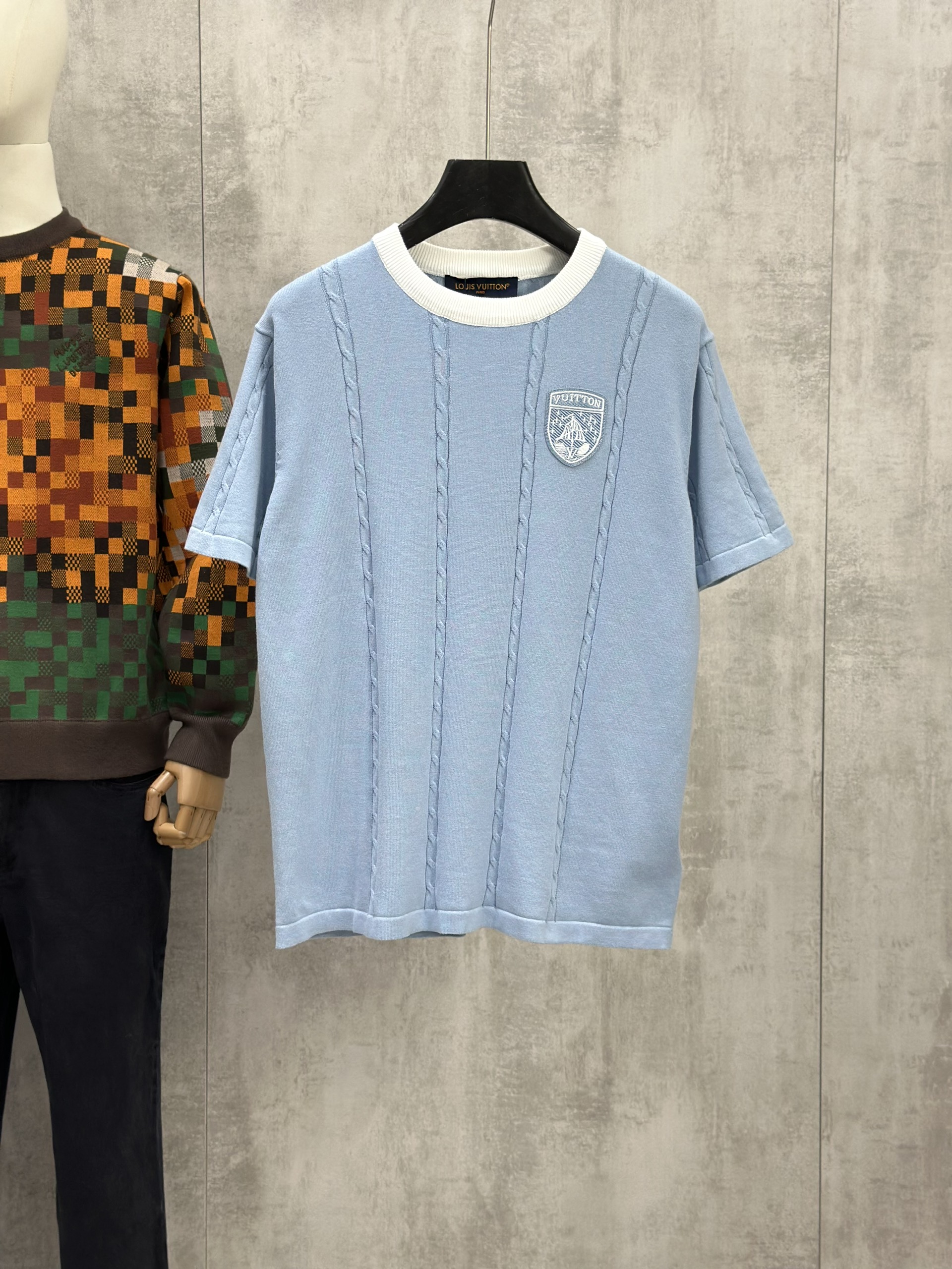 Áo phông T shirt Louis Vuitton Xanh nhạt tag ngực logo thêu lưng Like Auth 46-52 VTN