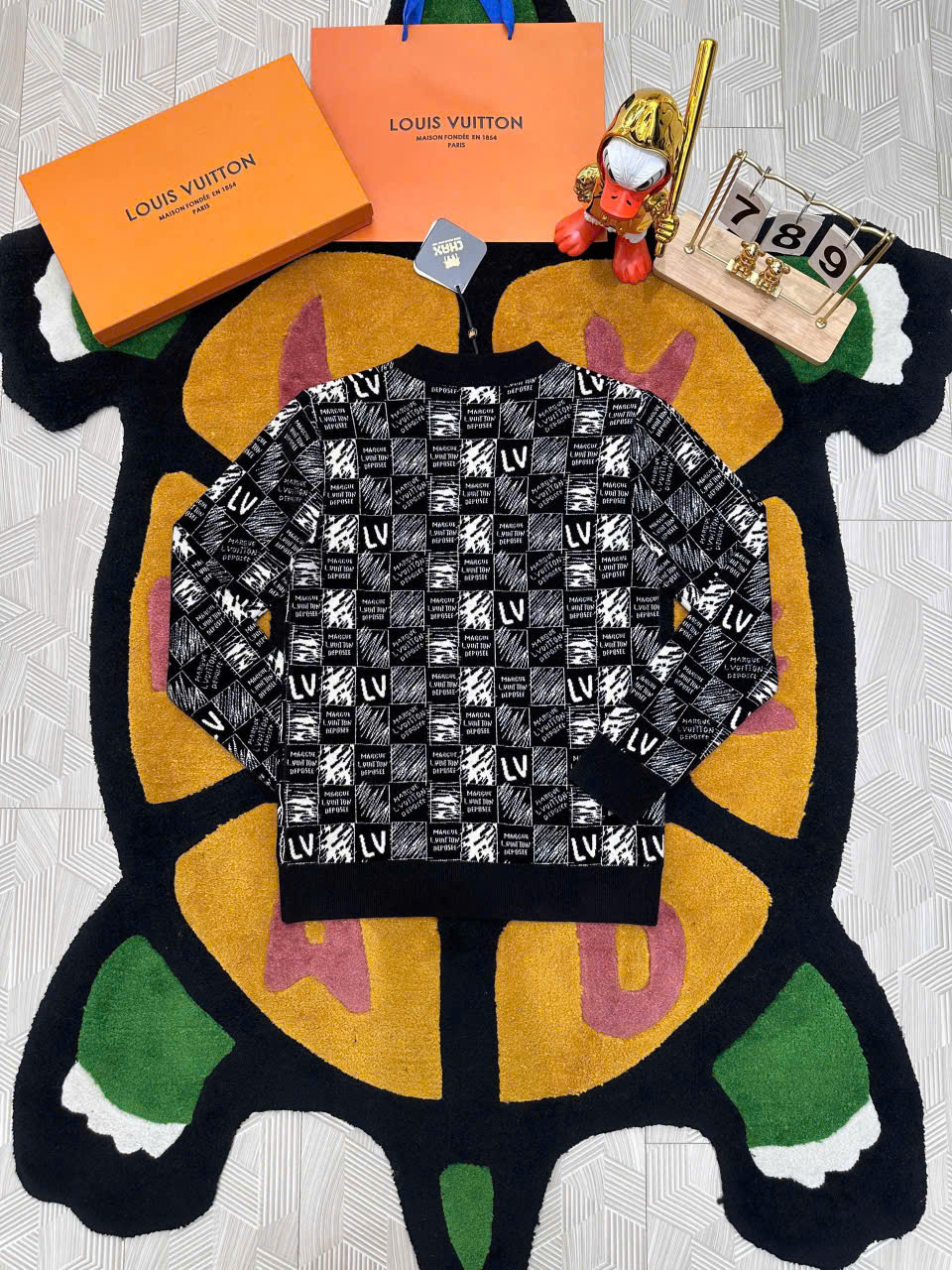 Áo sweater len Louis Vuitton LV Caro full phối logo Like AUth 48-52 LK