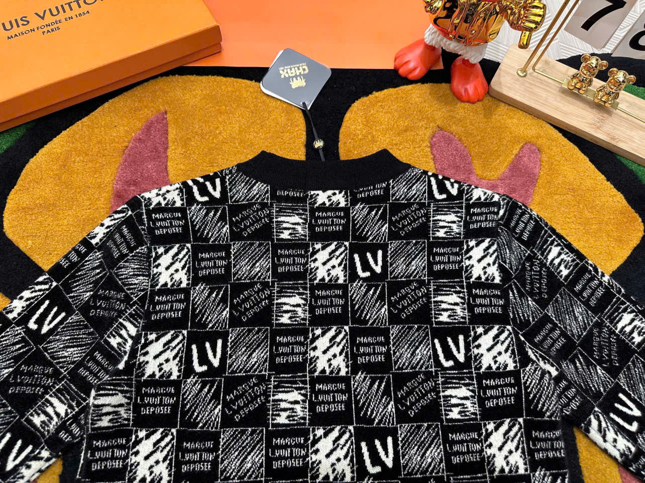 Áo sweater len Louis Vuitton LV Caro full phối logo Like AUth 48-52 LK