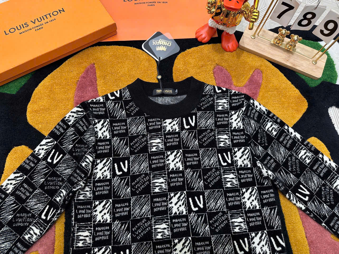 Áo sweater len Louis Vuitton LV Caro full phối logo Like AUth 48-52 LK