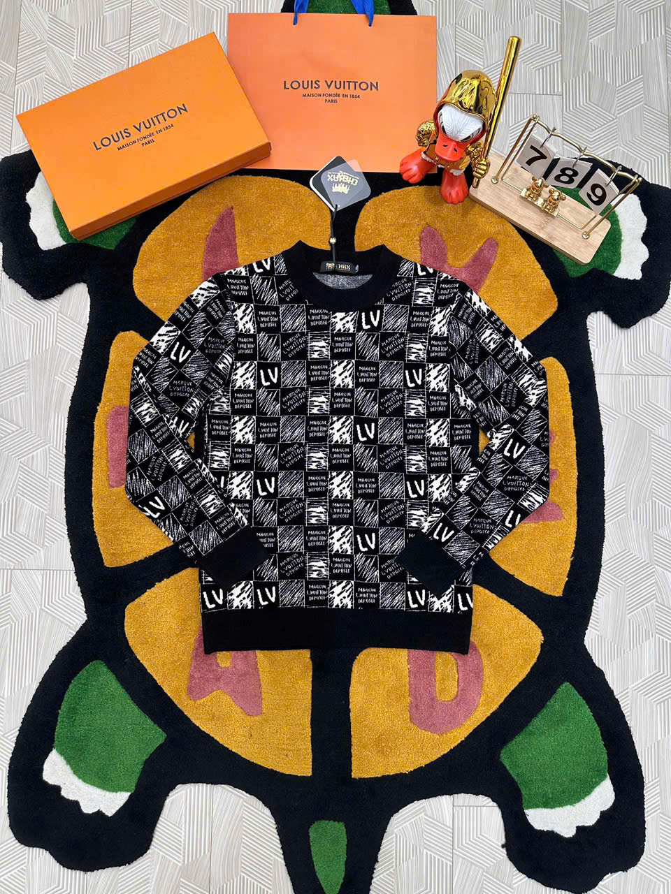 Áo sweater len Louis Vuitton LV Caro full phối logo Like AUth 48-52 LK