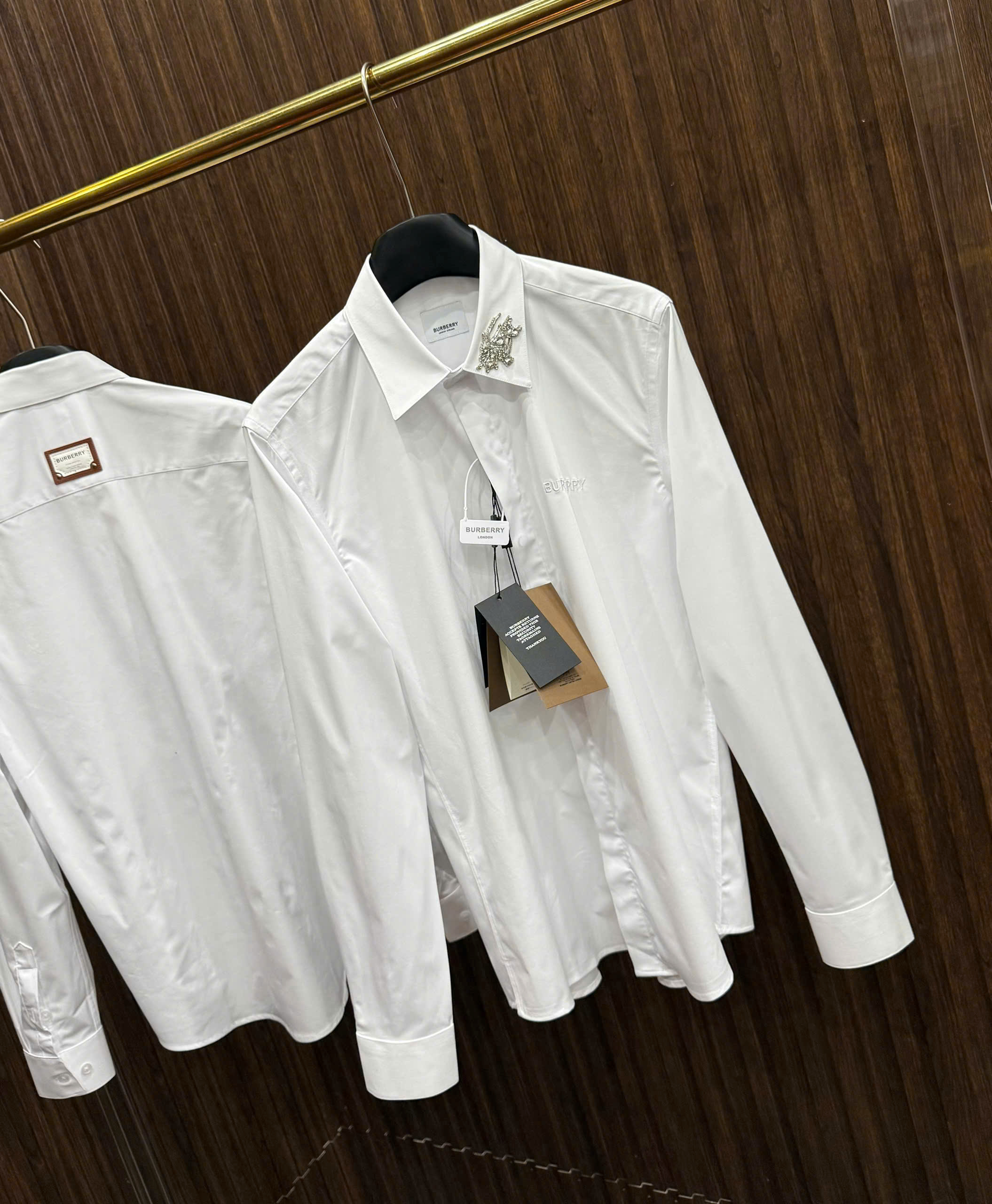 Áo sơ mi Burberry BBR Trắng logo ngựa bay tag cổ Like Auth S-XL MK