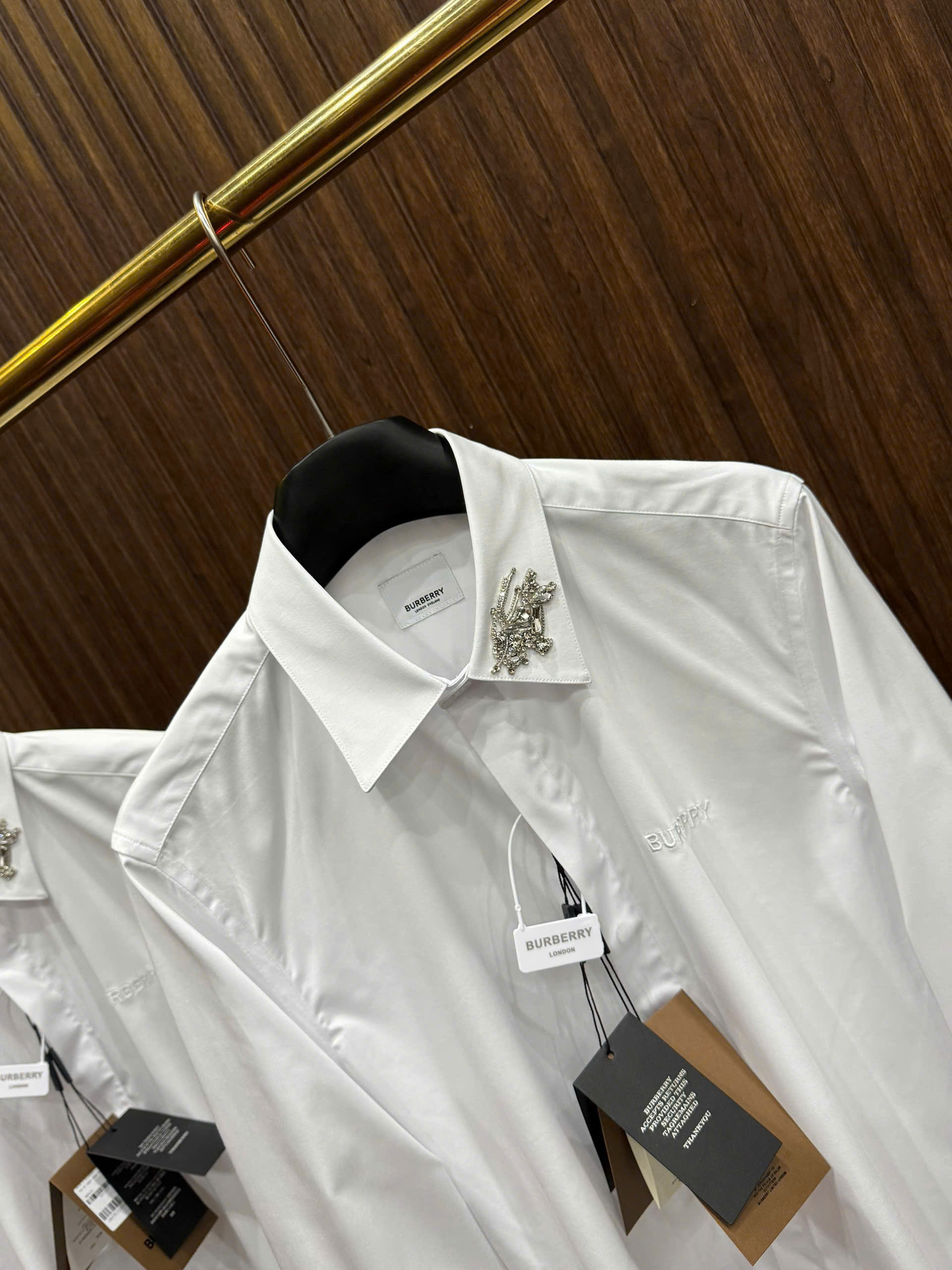 Áo sơ mi Burberry BBR Trắng logo ngựa bay tag cổ Like Auth S-XL MK