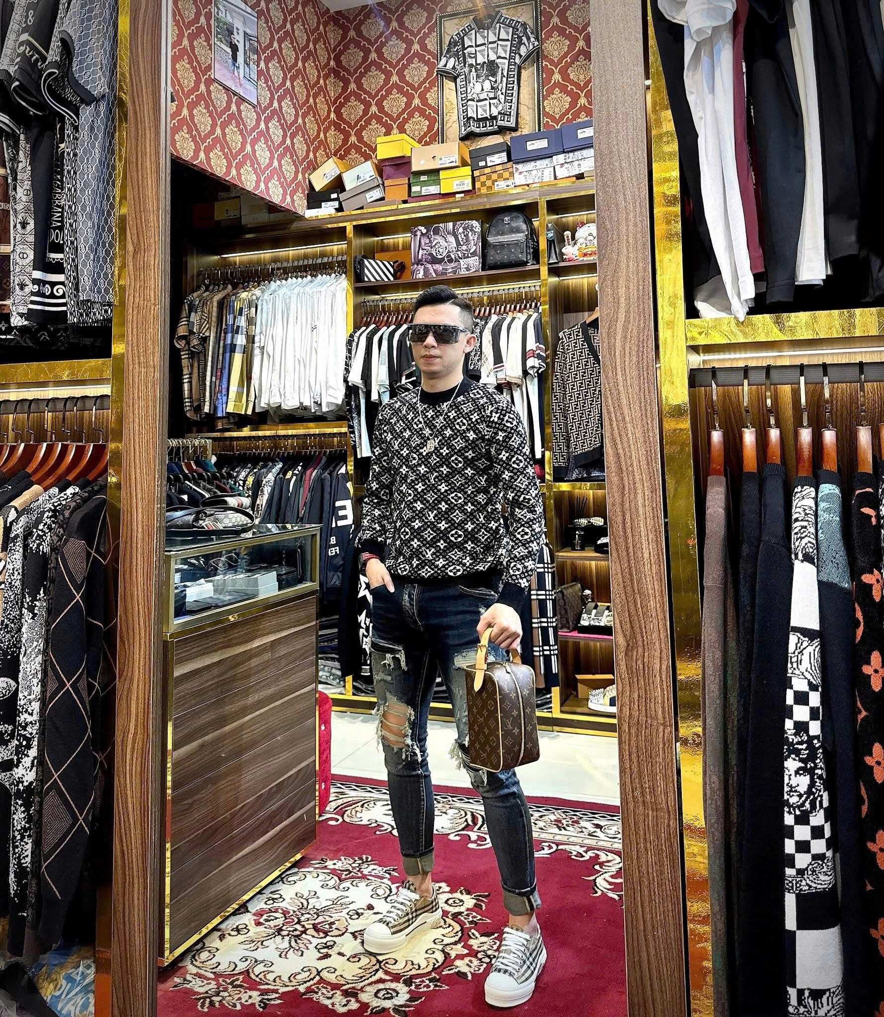 Áo sweater len Louis Vuitton LV Đen họa tiết monogram Trắng full Like Auth 48-52 MK