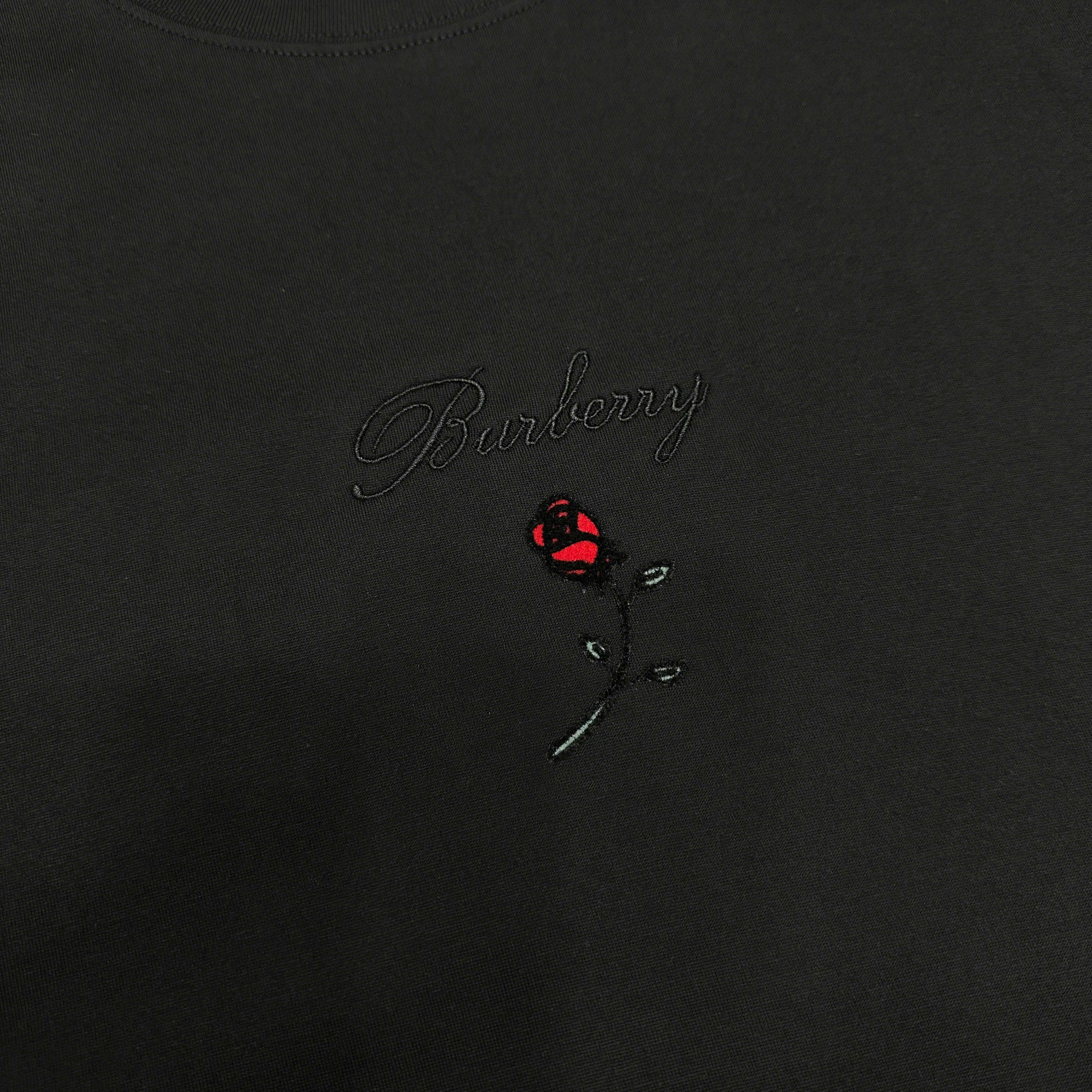 Áo phông T-shirt Burberry BBR logo chữ hoa hồng thêu ngực Like Auth on web MK