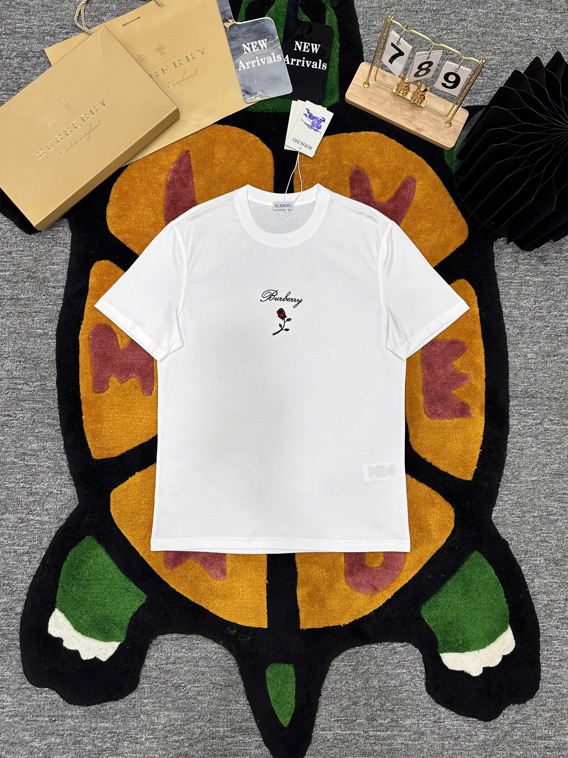 Áo phông T-shirt Burberry BBR logo chữ hoa hồng thêu ngực Like Auth on web MK