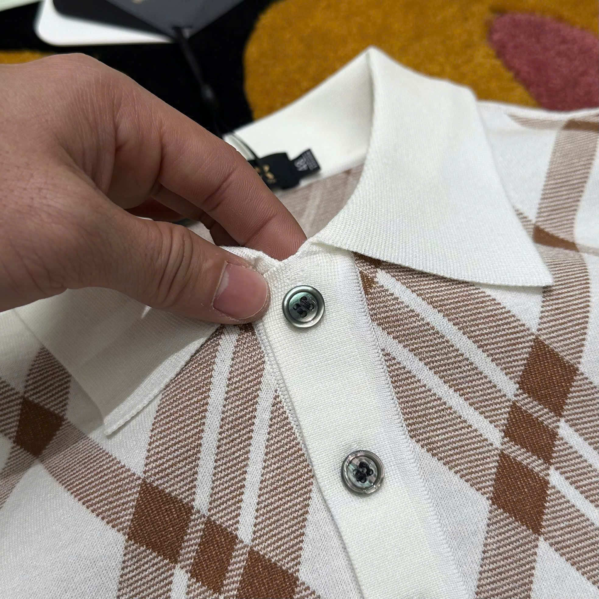 Áo polo len dài tay Burberry BBR  Trắng kẻ sọc chéo Like Auth 48-52 MK