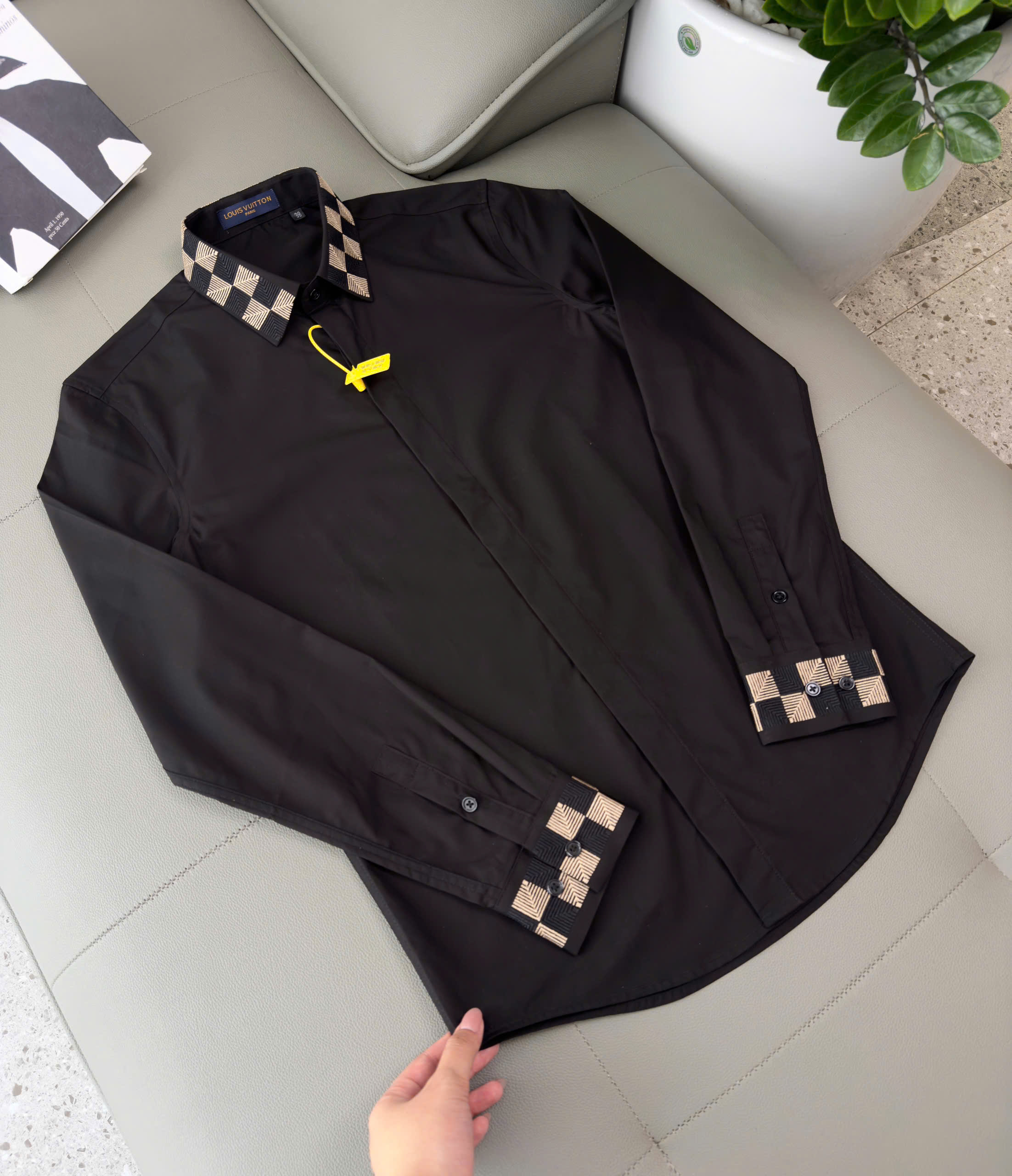 Áo sơ mi Louis Vuitton LV Đen check tay cổ caro Like Auth 38-41 DDT