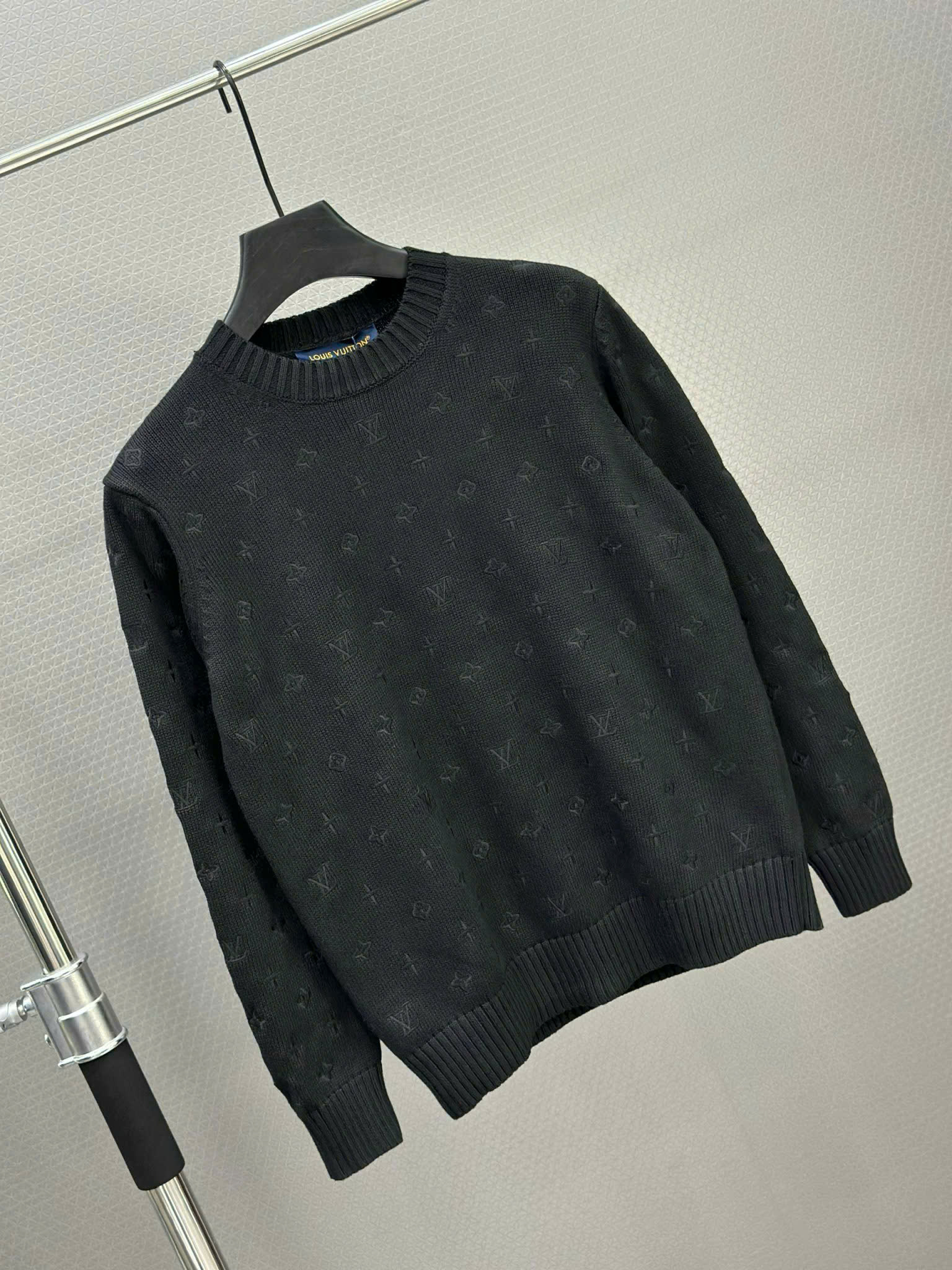 Áo sweater len Louis Vuitton LV 1387 Đen logo thêu monogram full Like Auth 46-52 VTN