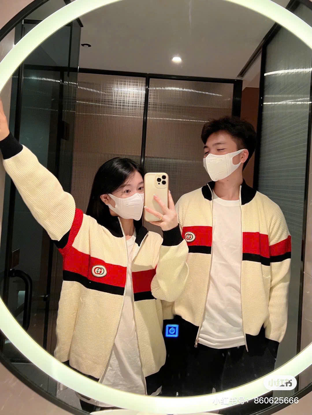 Áo khoác len Gucci GC Be kẻ đỏ logo thêu ngực Like Auth S-L DDT