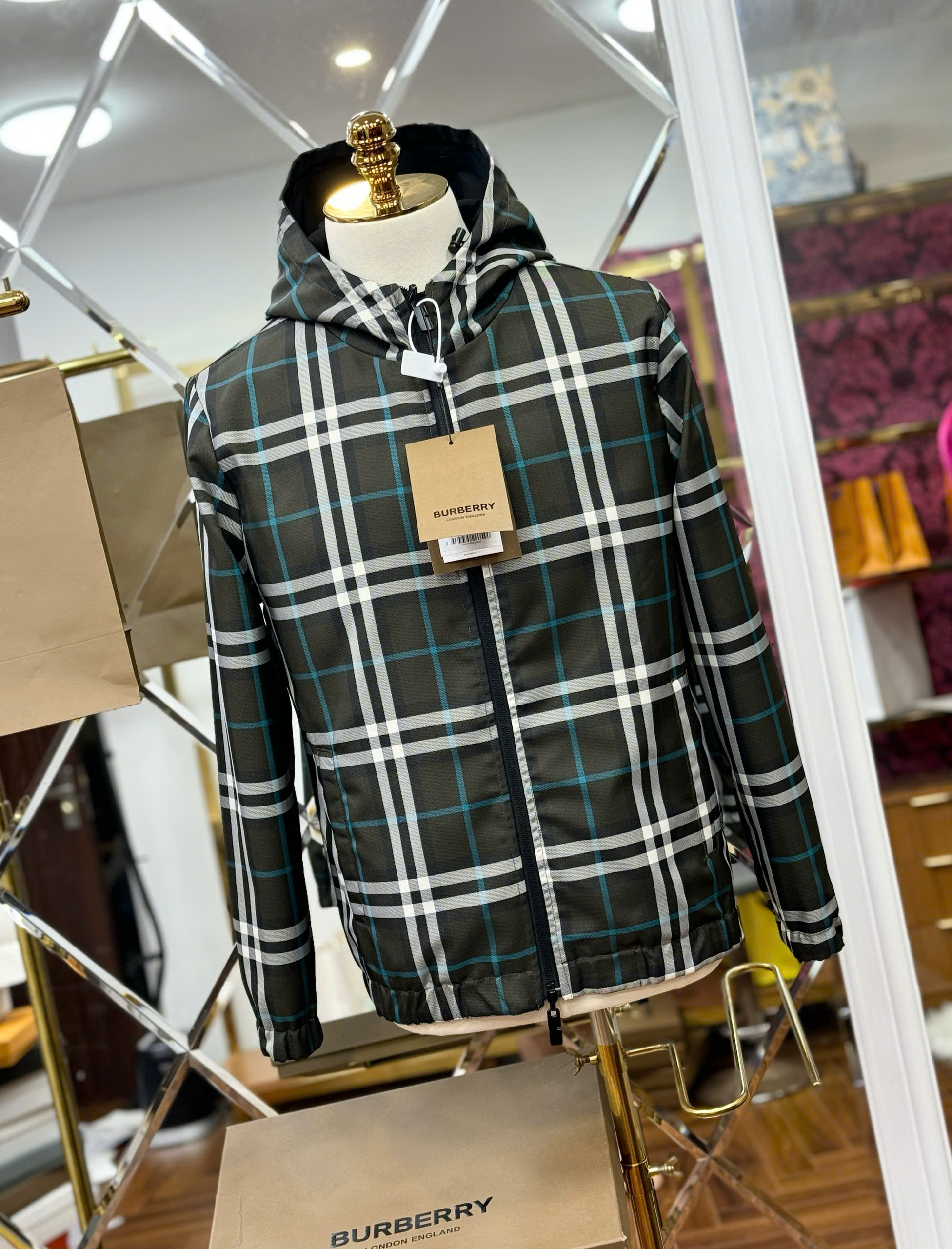 Áo khoác mũ Jacket 2 mặt Burberry kẻ sọc Like Auth 44-50 CD