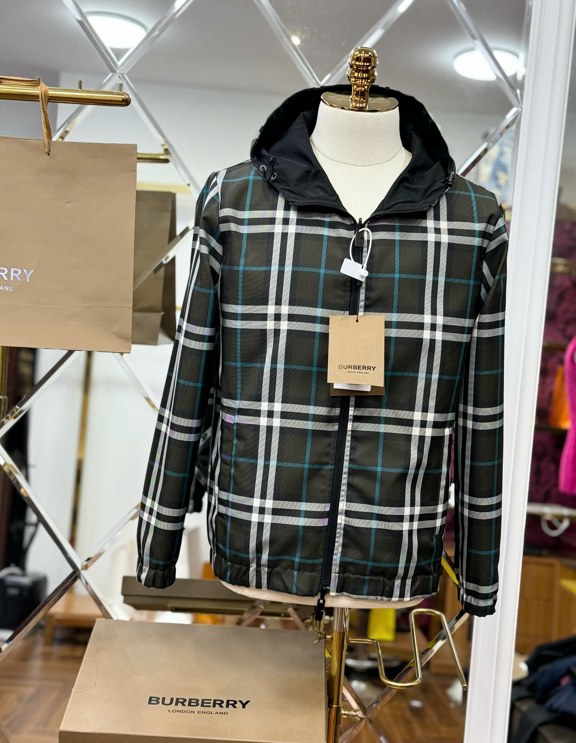 Áo khoác mũ Jacket 2 mặt Burberry kẻ sọc Like Auth 44-50 CD