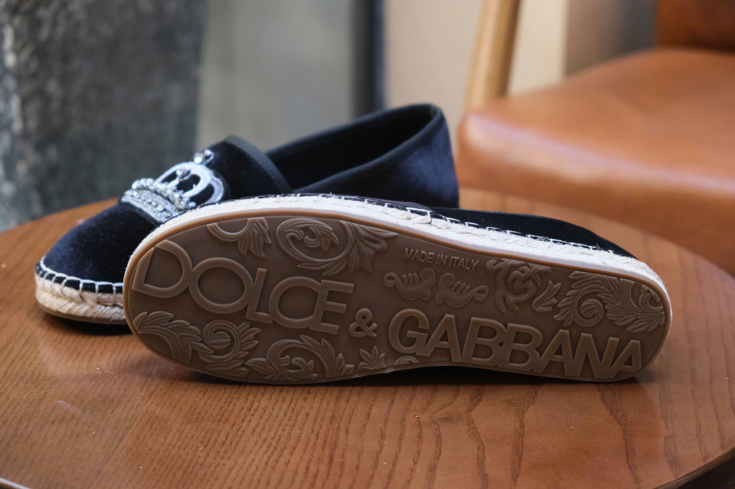 Giày slipon cói Dolce Gabbana DG Đen da lộn thêu vương miện Like Auth 38-43 DDT