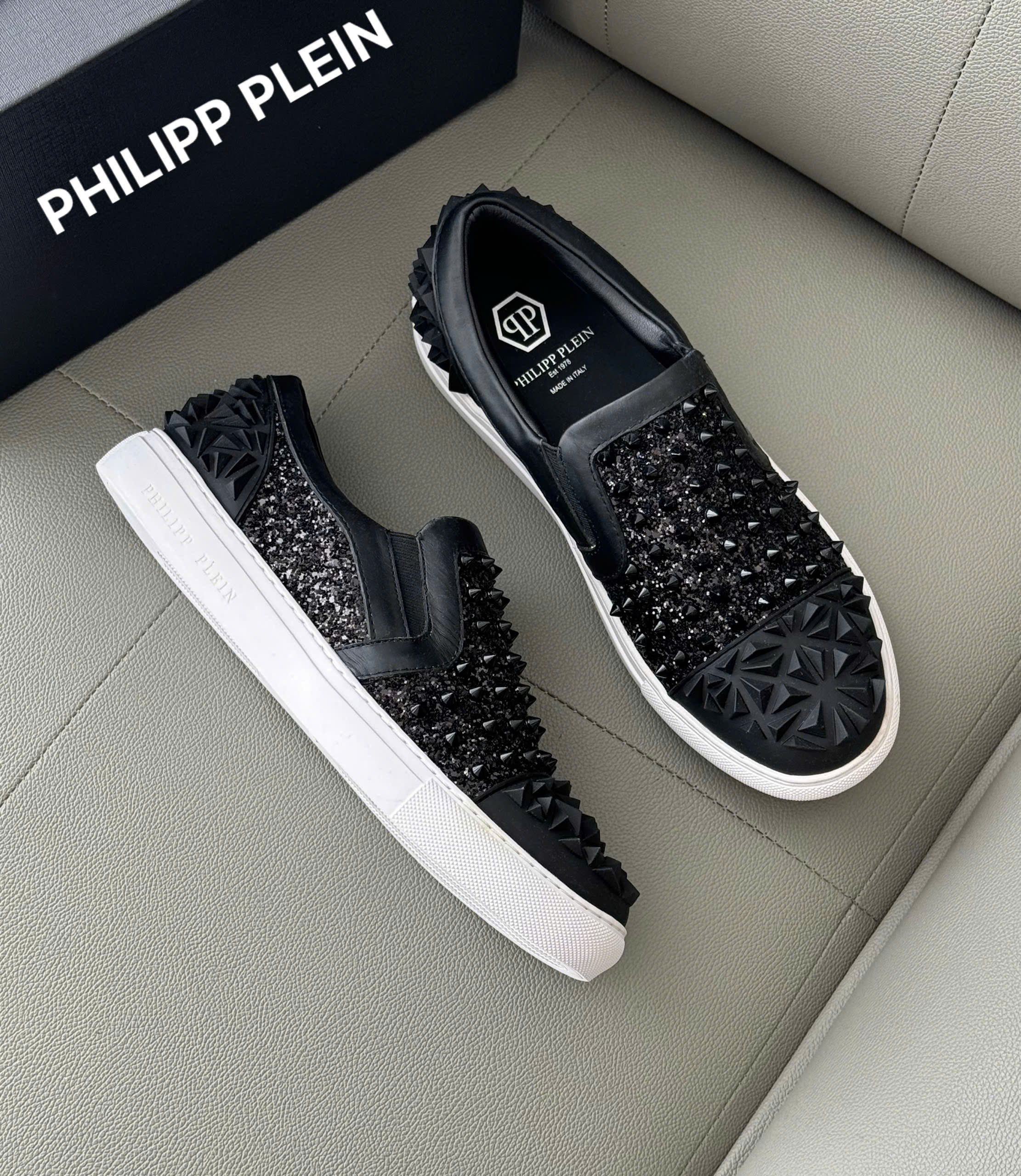 Giày slipon Philipp Plein PP Đen tán đinh full Like Auth 38-43 DDT