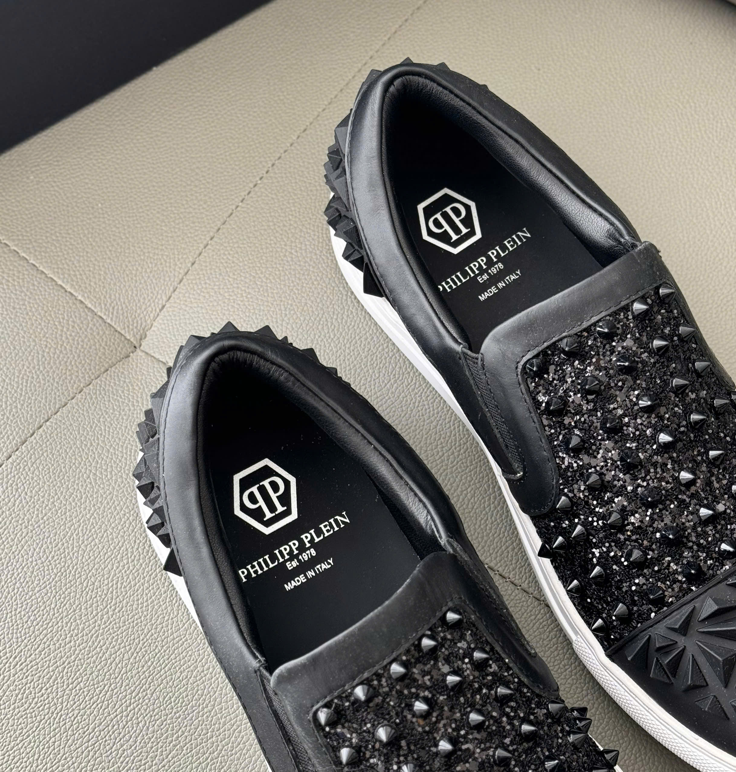 Giày slipon Philipp Plein PP Đen tán đinh full Like Auth 38-43 DDT