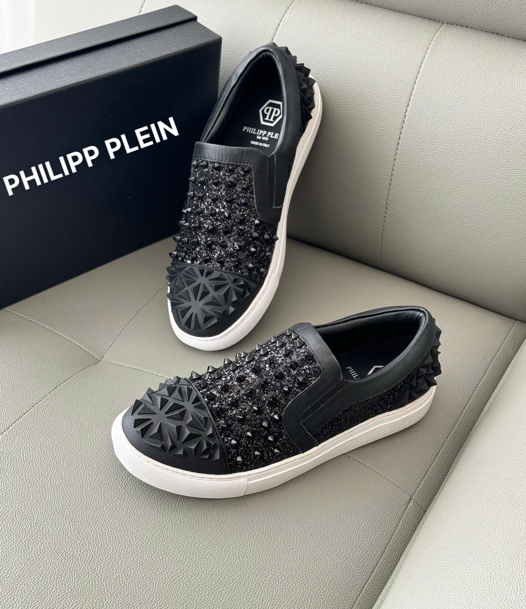 Giày slipon Philipp Plein PP Đen tán đinh full Like Auth 38-43 DDT
