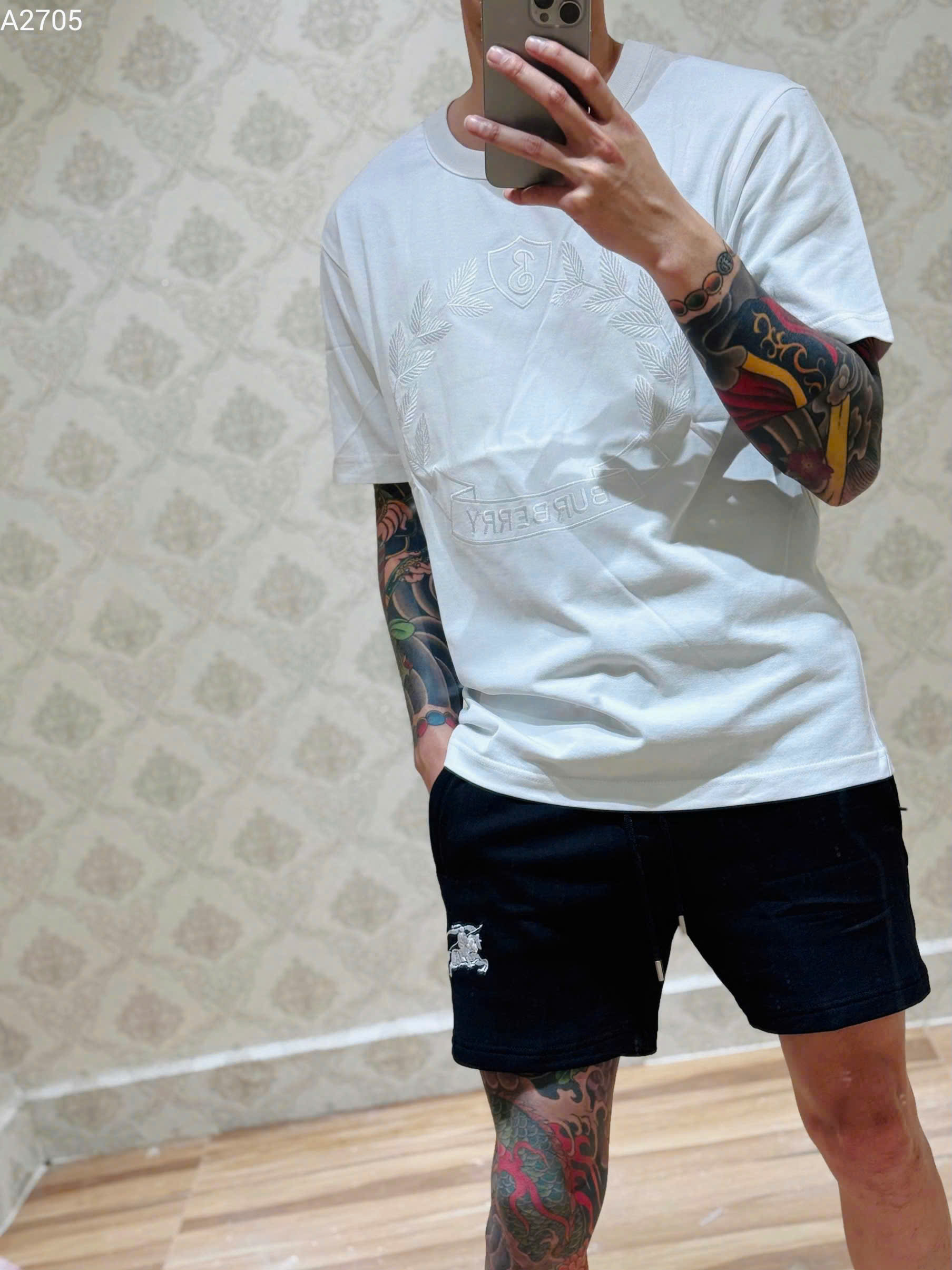 Áo phông T-shirt Burberry BBR logo vòng lá thêu nổi Like Auth on web MK