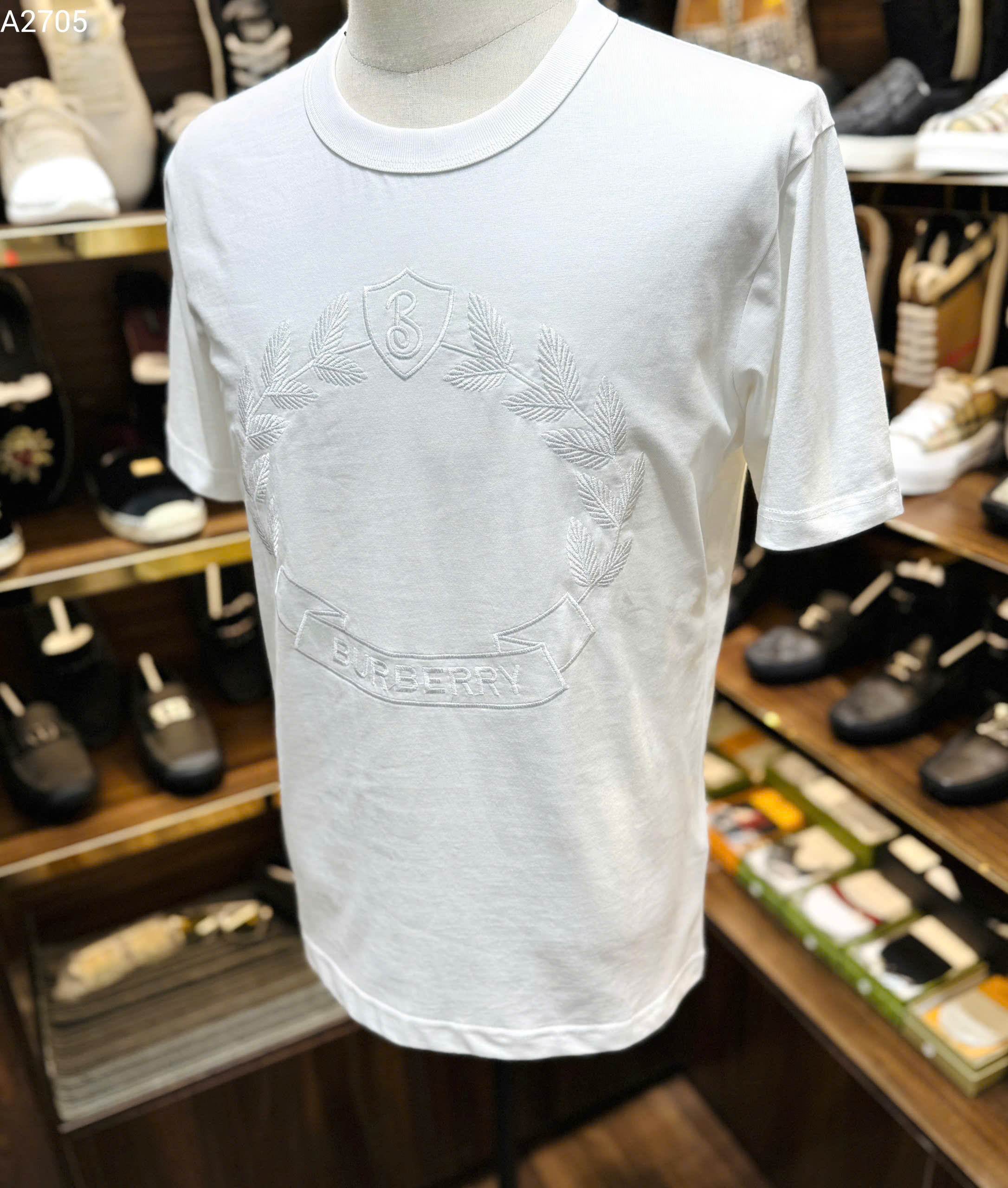 Áo phông T-shirt Burberry BBR logo vòng lá thêu nổi Like Auth on web MK