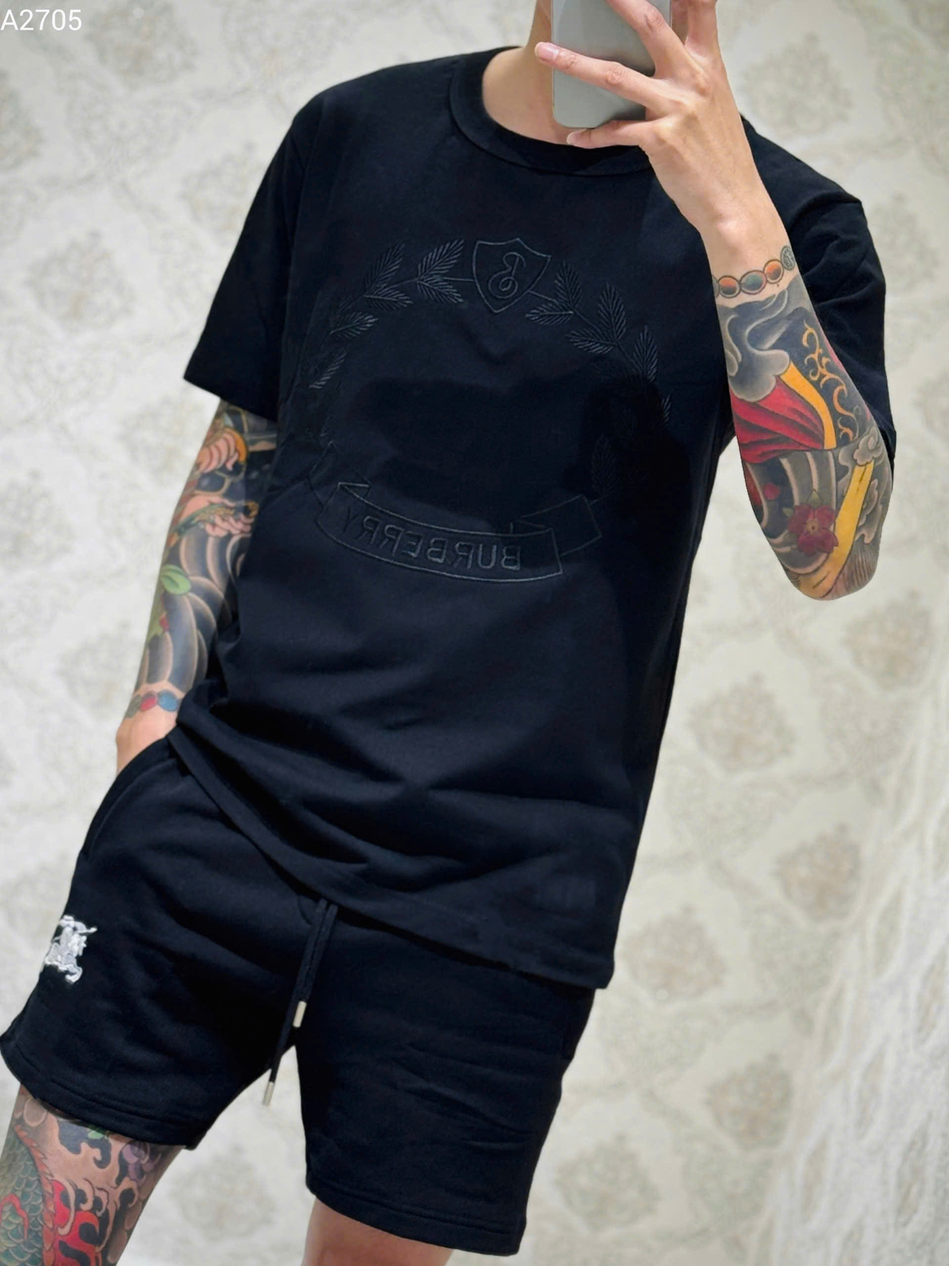 Áo phông T-shirt Burberry BBR logo vòng lá thêu nổi Like Auth on web MK