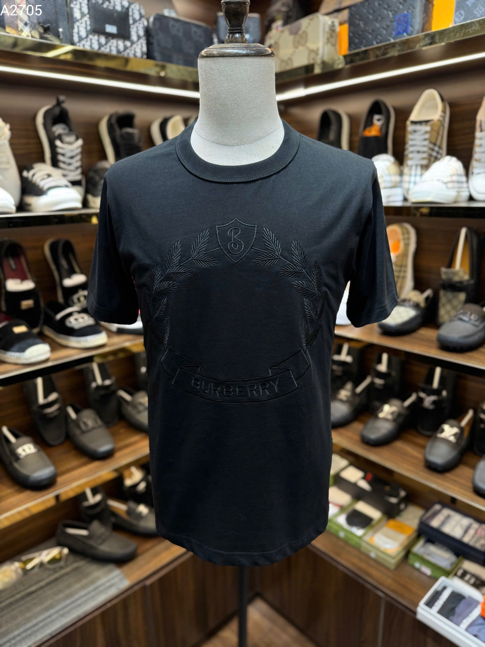 Áo phông T-shirt Burberry BBR logo vòng lá thêu nổi Like Auth on web MK