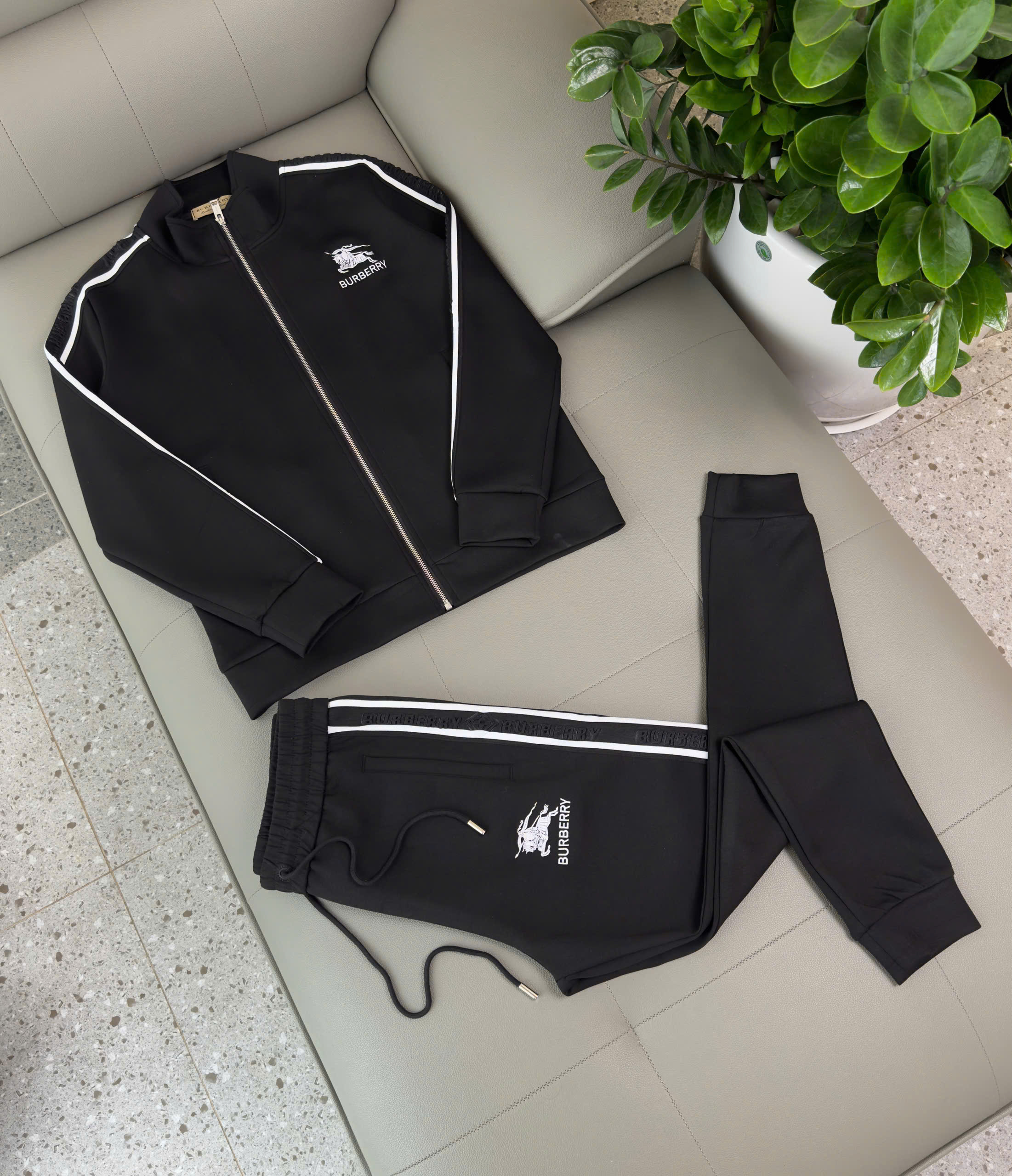 Set bộ nỉ Burberry BBR Đen kẻ viền Trắng logo thêu Ngựa bay ngực Like Auth M-3XL DDT