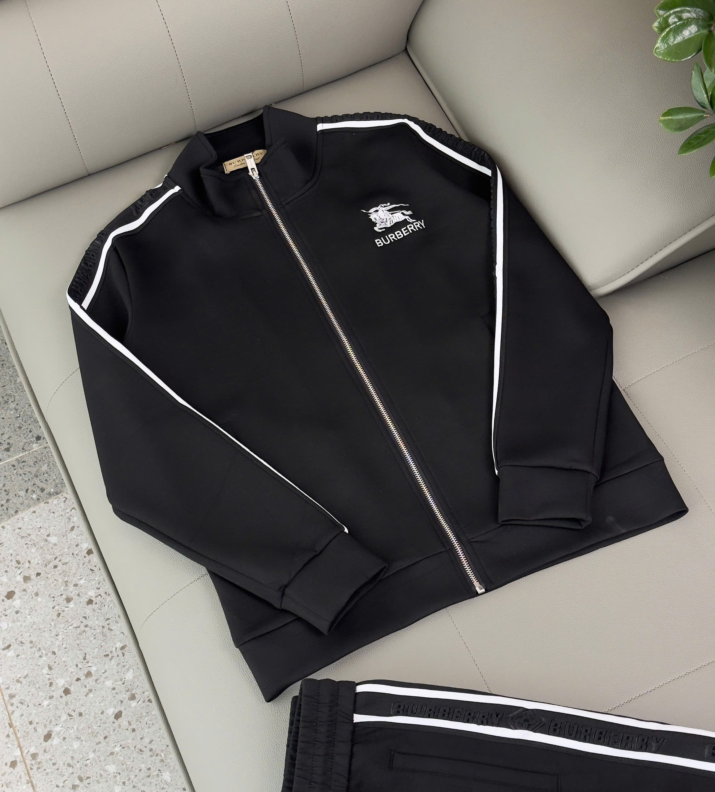 Set bộ nỉ Burberry BBR Đen kẻ viền Trắng logo thêu Ngựa bay ngực Like Auth M-3XL DDT