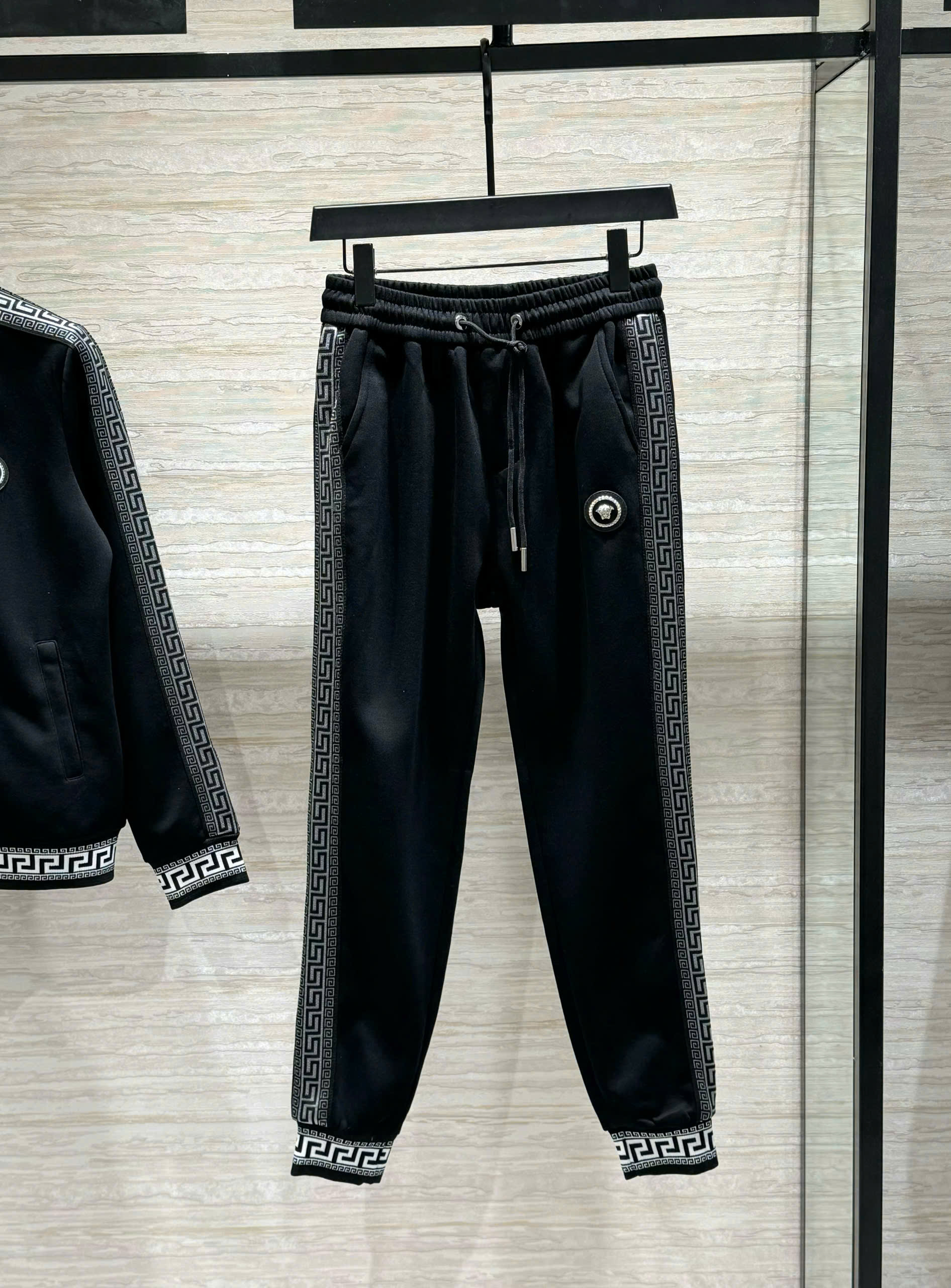 Set bộ nỉ Versace logo check viền tag ngực mặt Quỷ Like Auth XL-5XL DDT